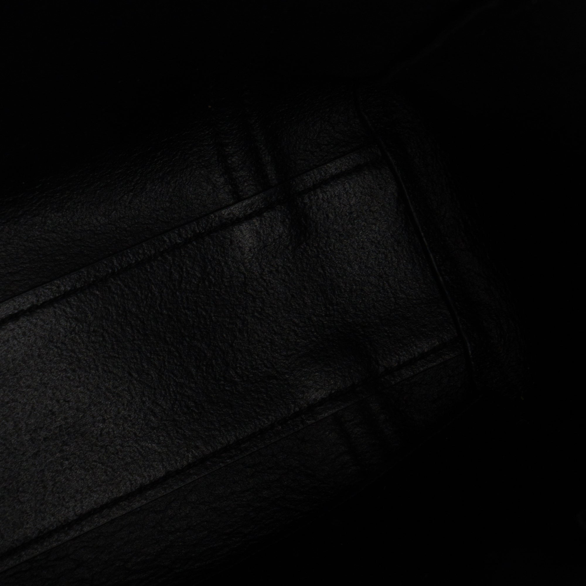 BALENCIAGA - Sac à bandoulière Everyday Tote Balenciaga en cuir grainé noir