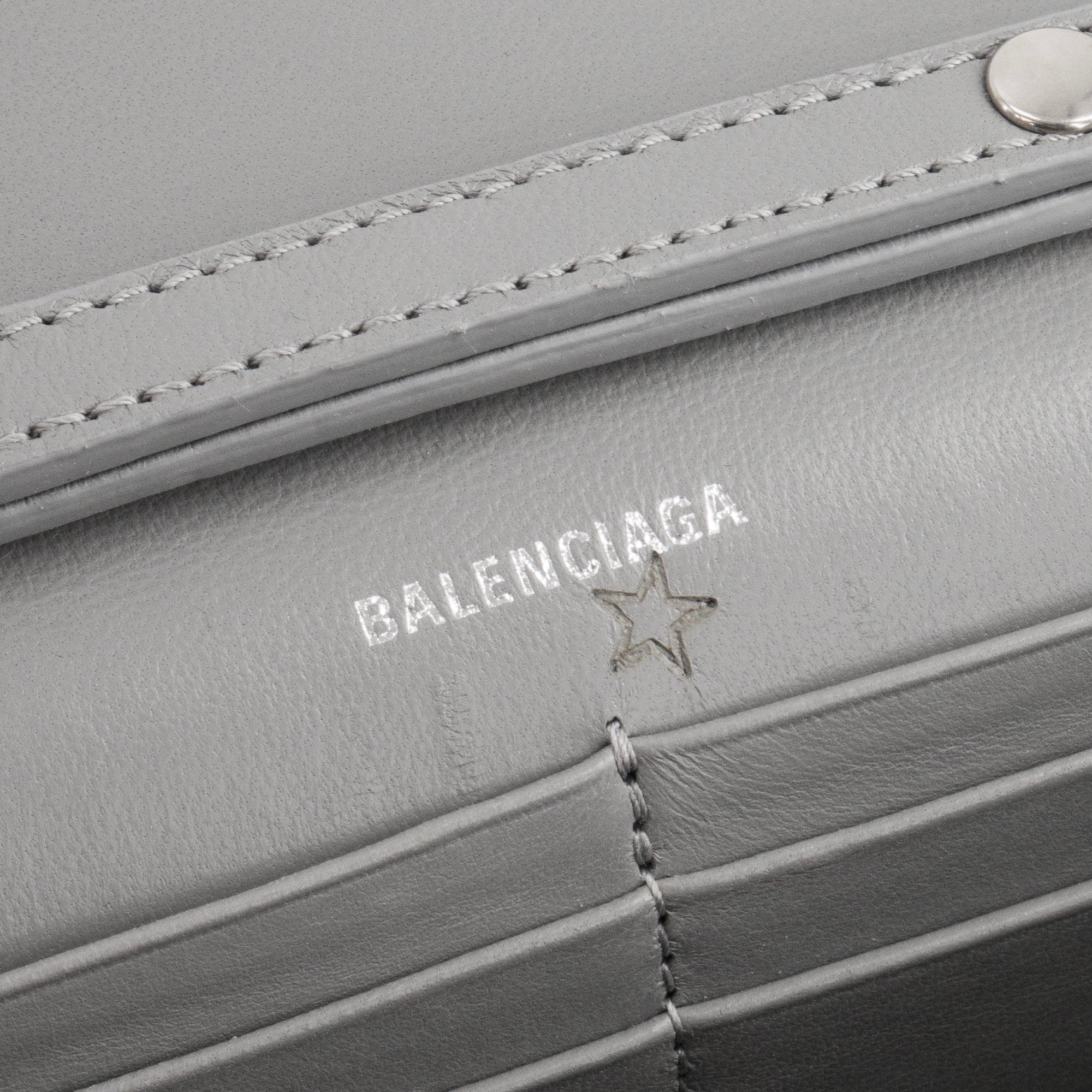 BALENCIAGA - Sac à bandoulière Hourglass Balenciaga à sequins argentés