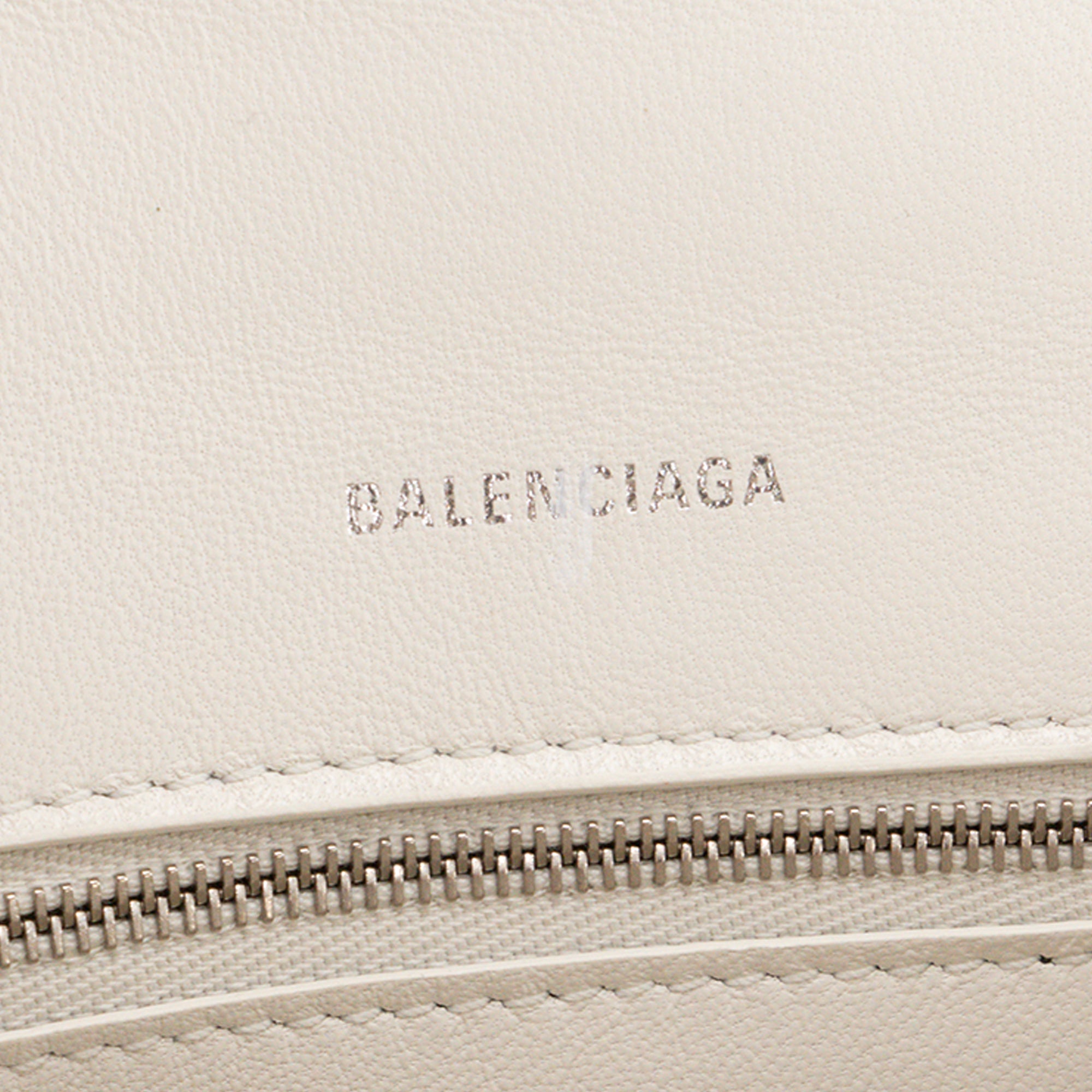 BALENCIAGA - Sac à bandoulière Hourglass Small Balenciaga en cuir grainé blanc