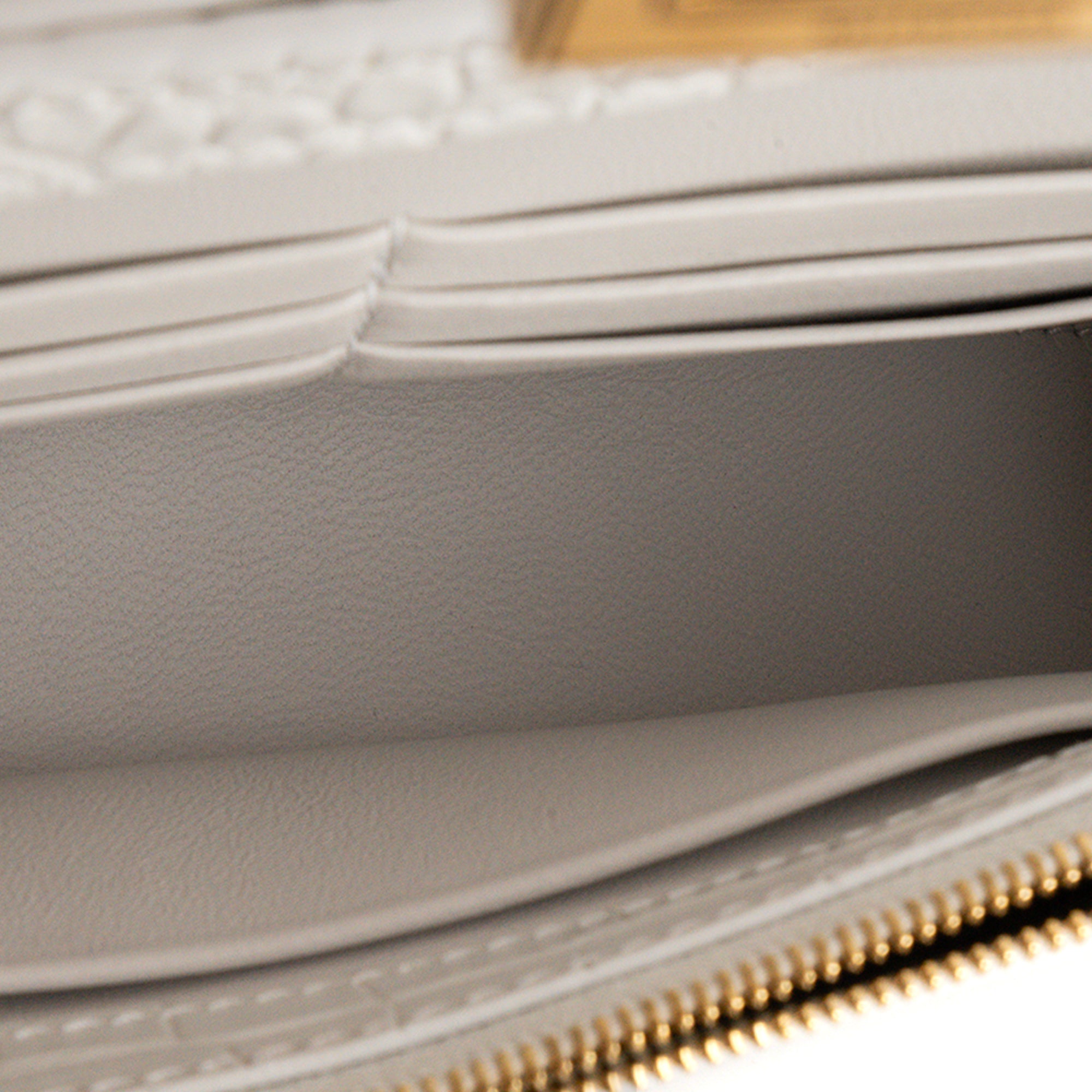 BALENCIAGA - Sac à bandoulière Wallet On Chain Balenciaga en cuir embossé crocodile blanc
