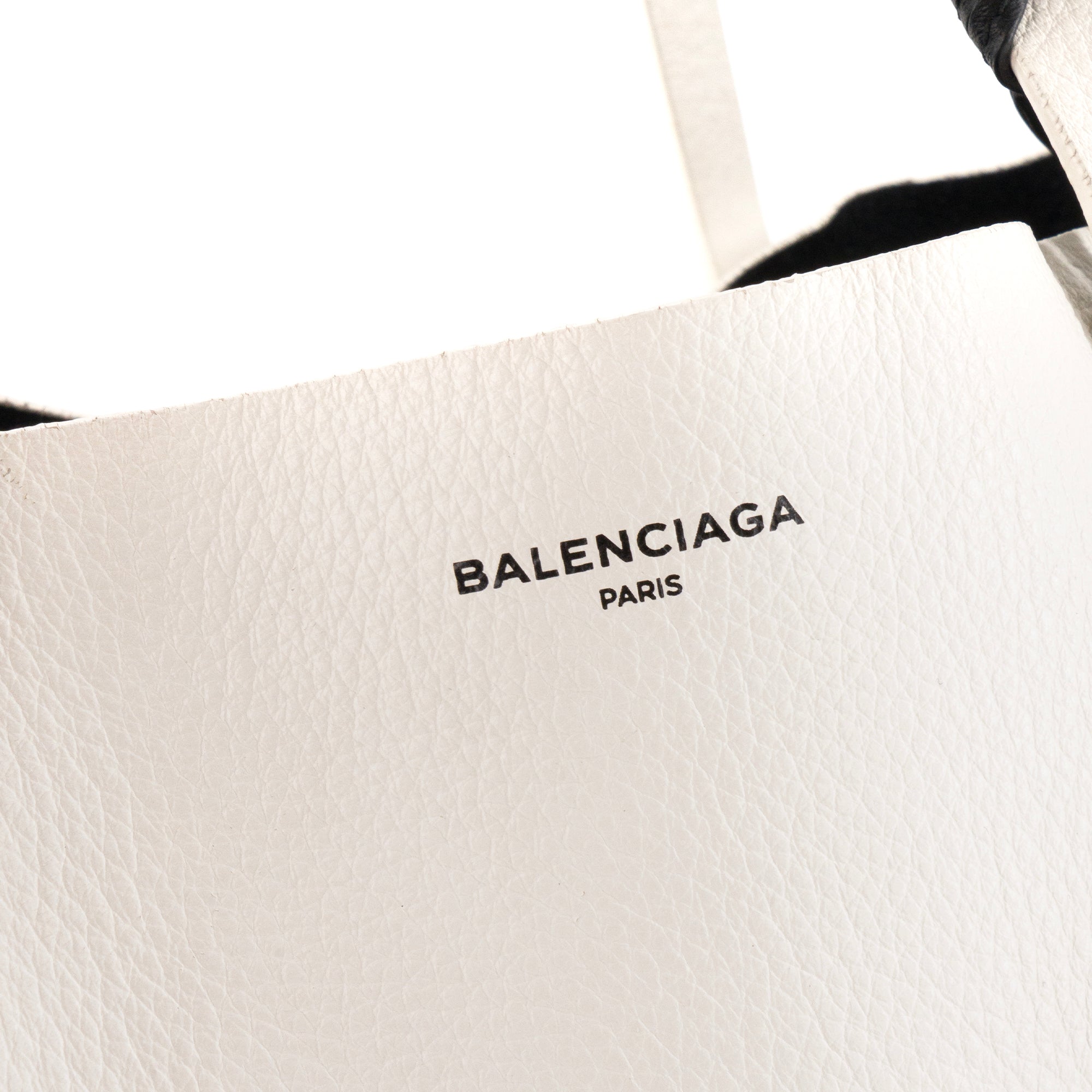 BALENCIAGA - Sac cabas Everyday Balenciaga en cuir grainé blanc