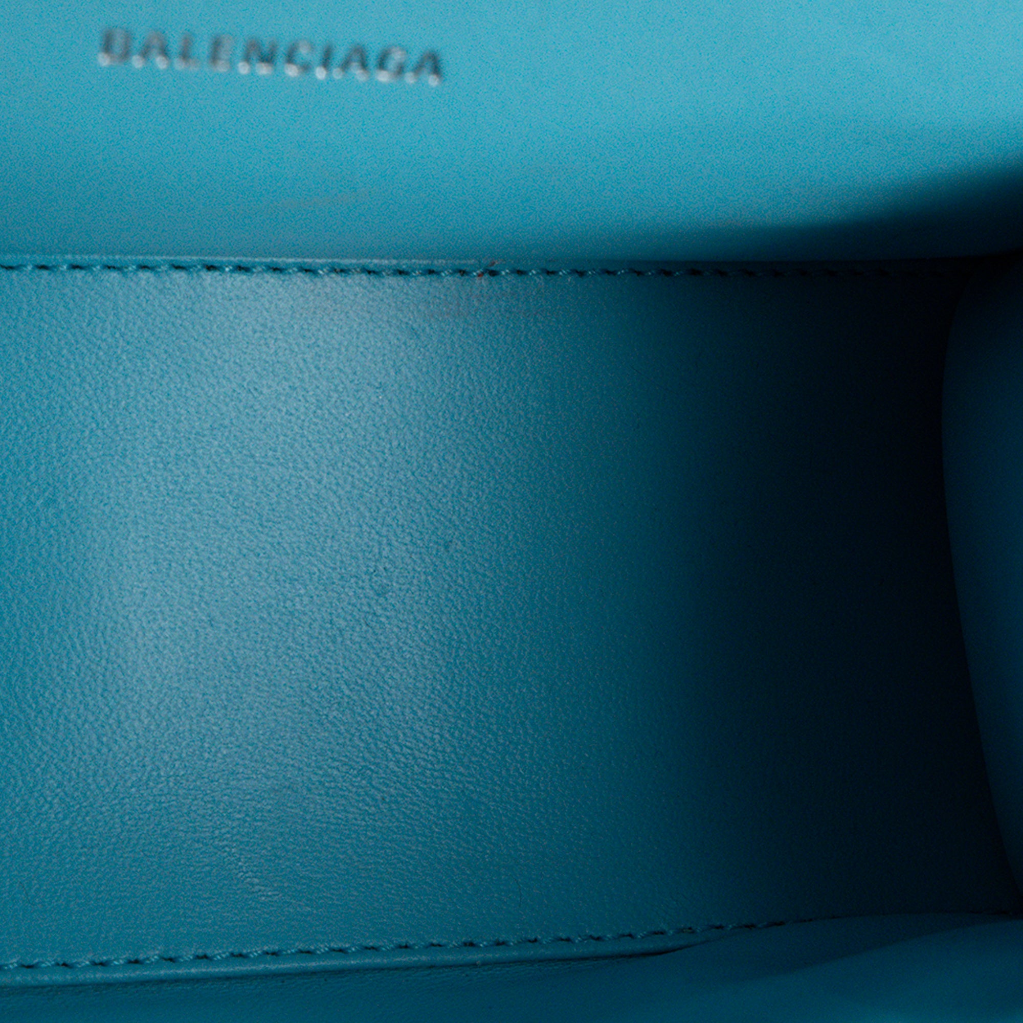 BALENCIAGA - Sac à bandoulière Hourglass XS Balenciaga en cuir embossé bleu turquoise