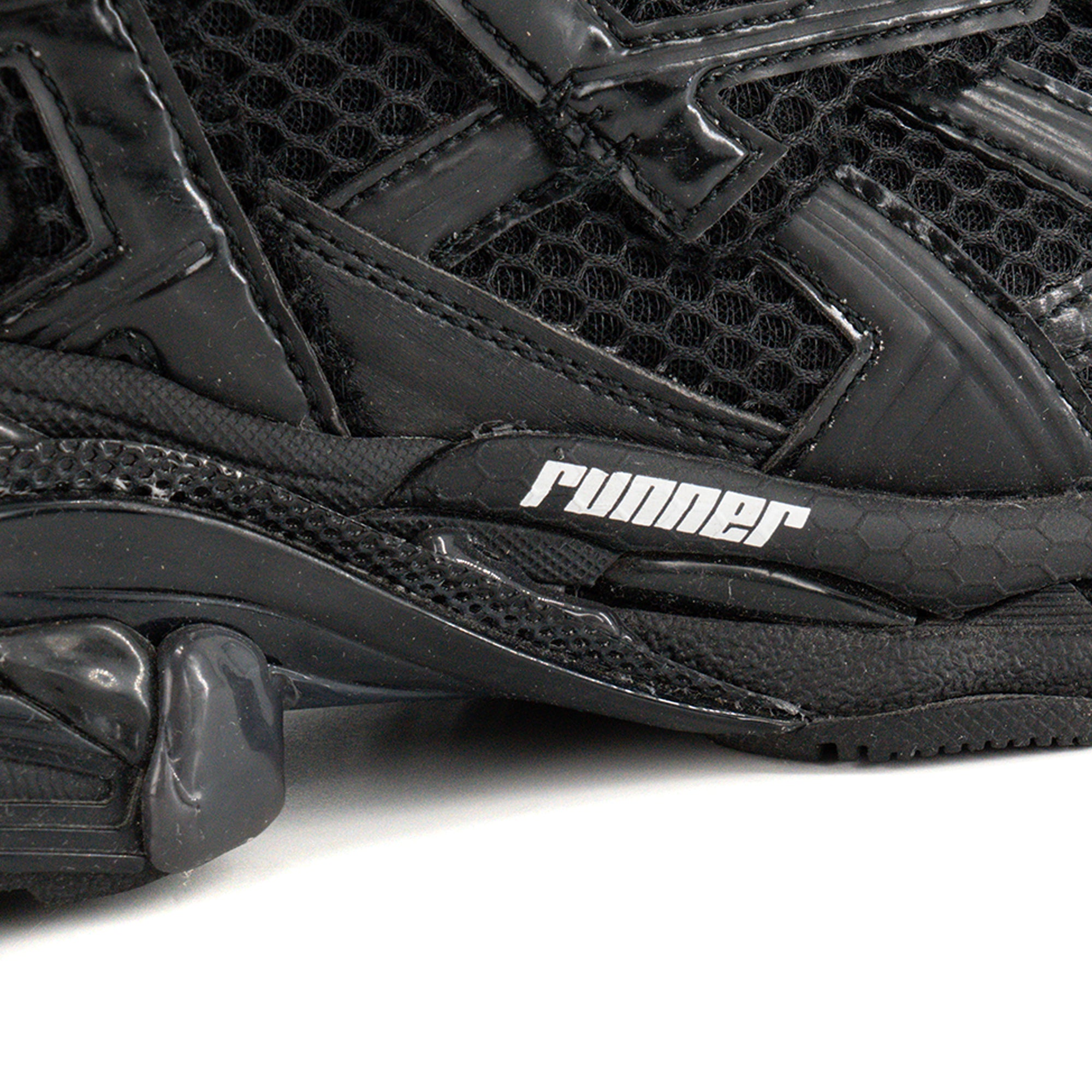 BALENCIAGA - Sneakers Runner Balenciaga en toile et plastique noir (T37)