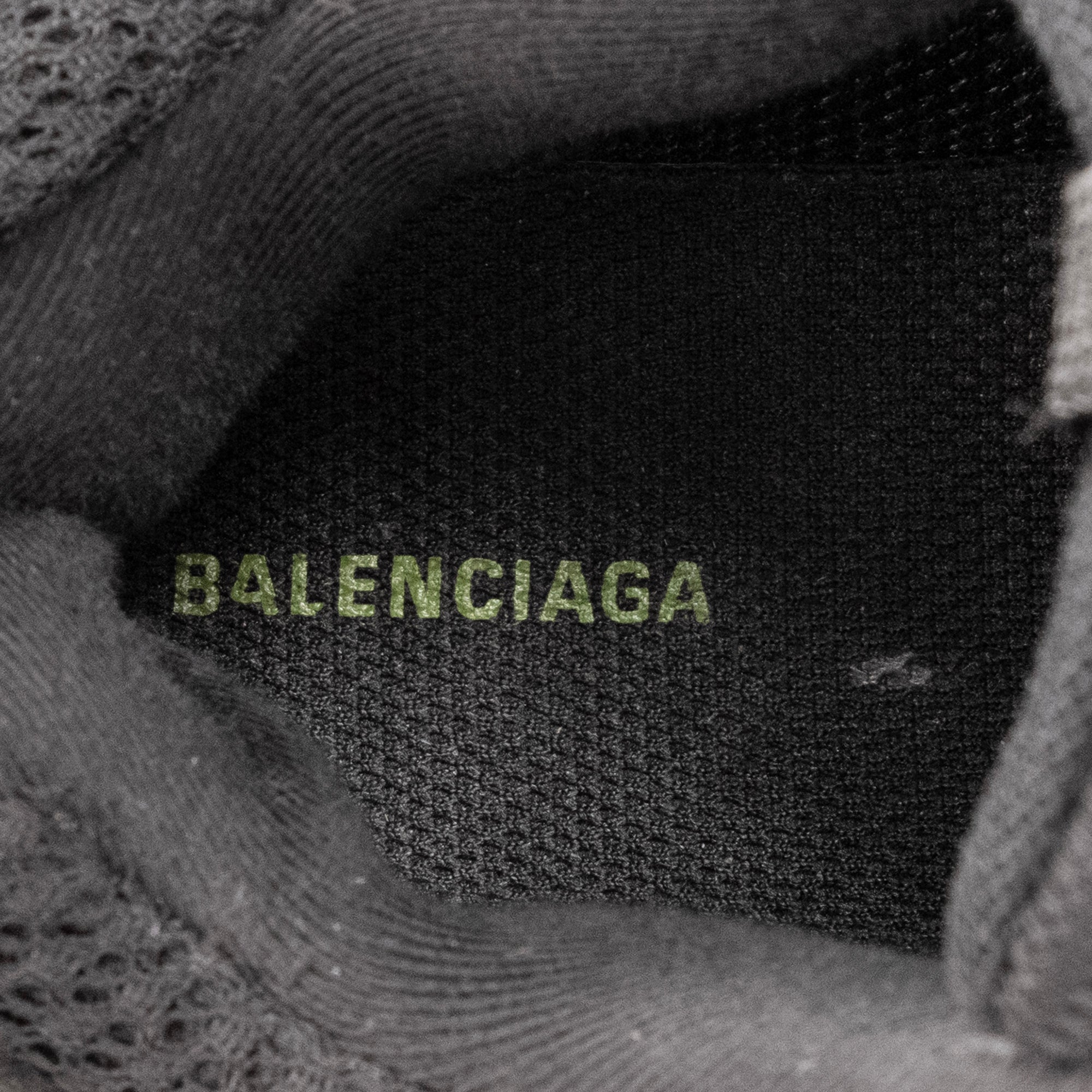 BALENCIAGA - Sneakers Track Balenciaga en cuir noir et vert (T37)
