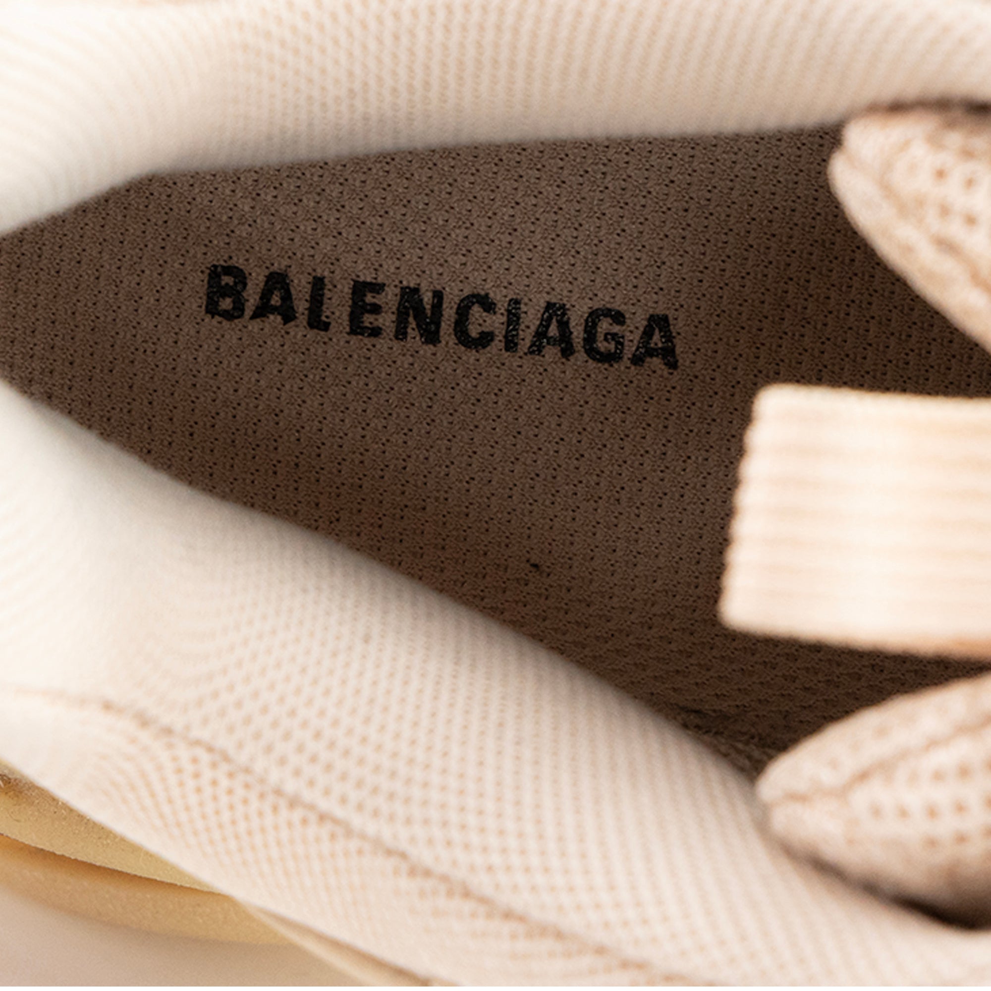 BALENCIAGA - Sneakers Triple S Balenciaga en toile beige (T38)