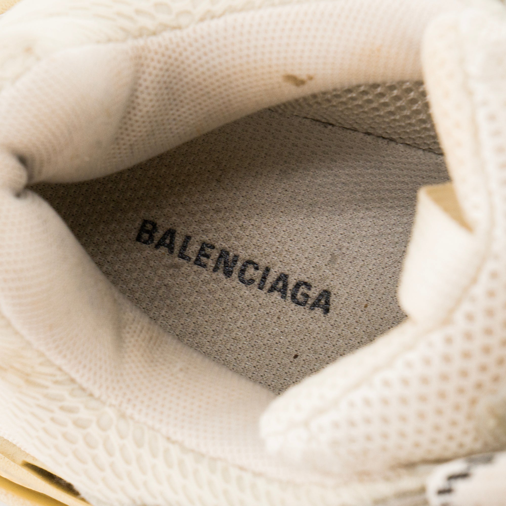 BALENCIAGA - Sneakers Triple S Balenciaga en toile blanche (T35)