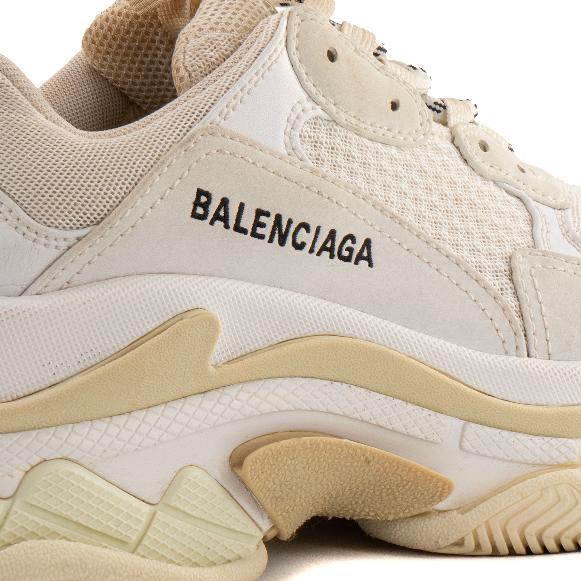 BALENCIAGA - Sneakers Triple S Balenciaga en toile et cuir beige (T38)