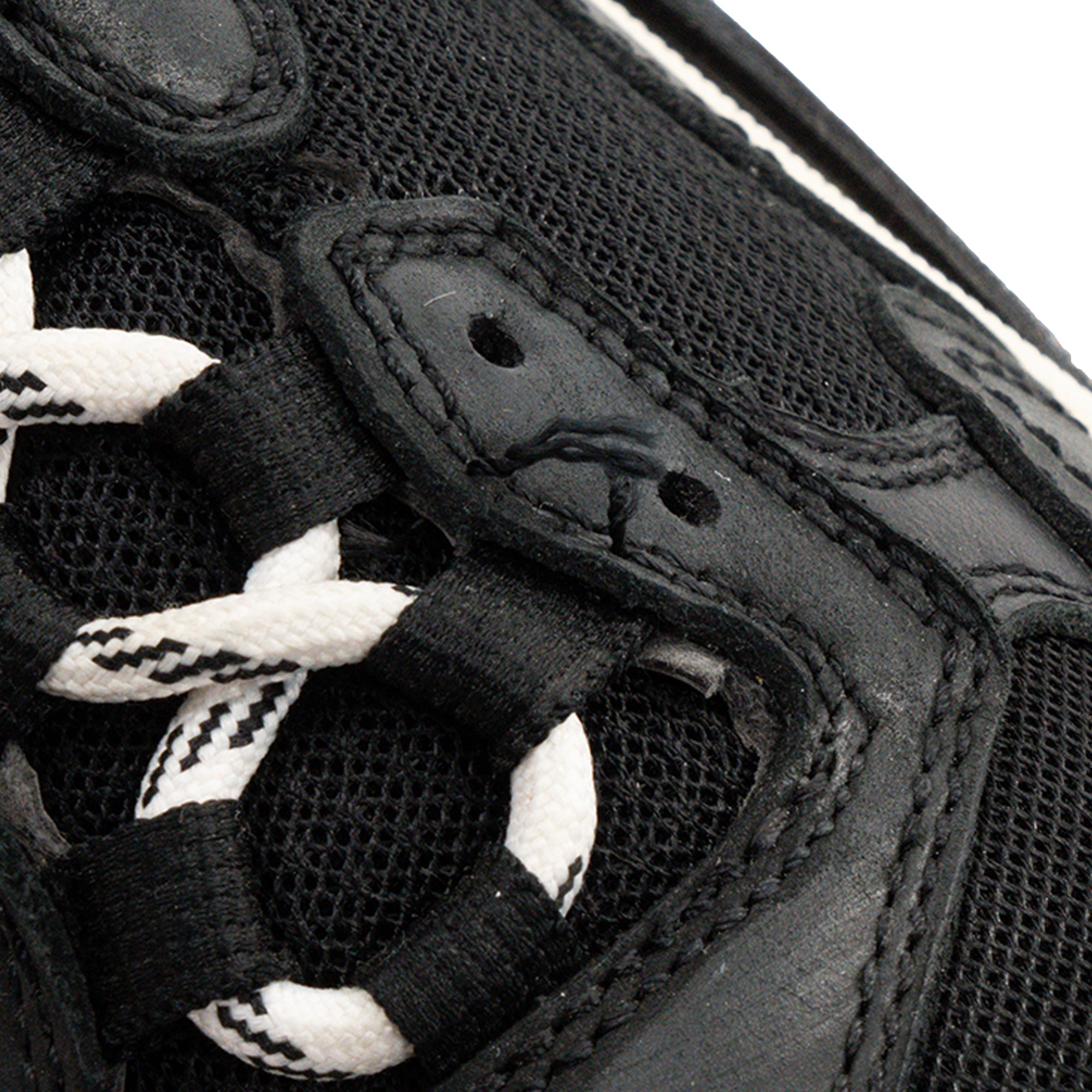BALENCIAGA - Sneakers Triple S Balenciaga en toile et cuir noir (T41)