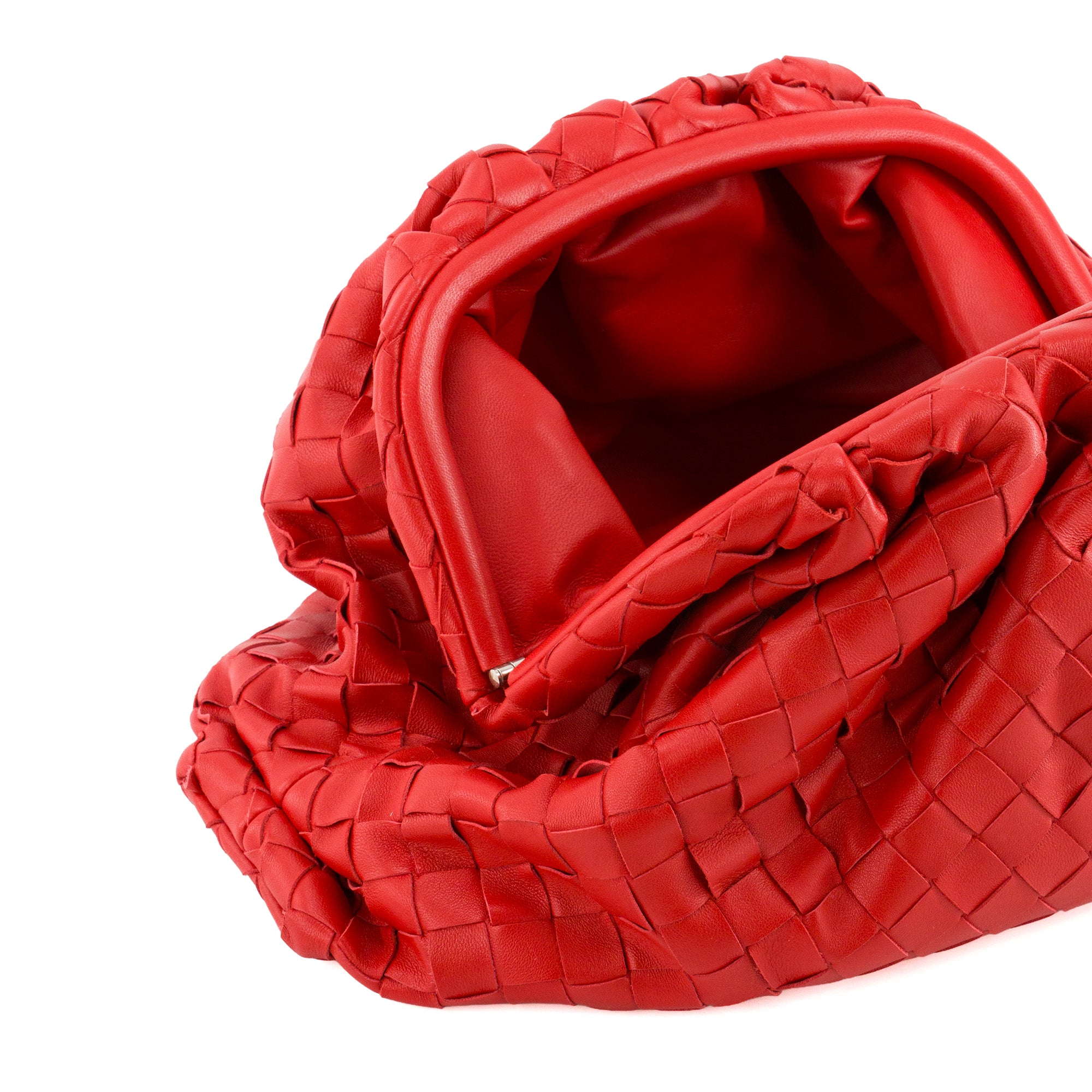 BOTTEGA VENETA - Pochette Pouch Bottega Veneta en cuir intrecciato rouge