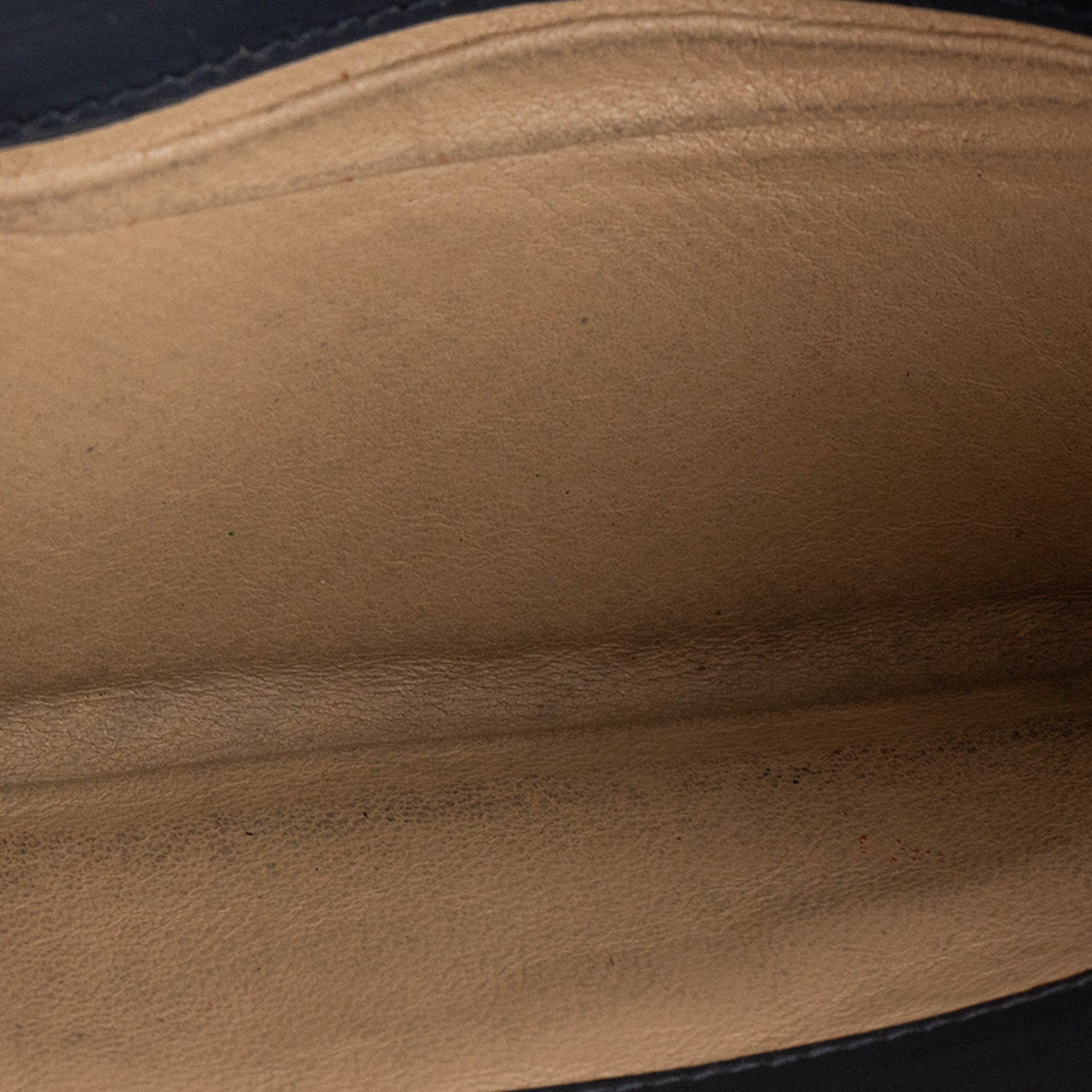 BOTTEGA VENETA - Portefeuille Intrecciato Bottega Veneta en cuir lisse bleu marine