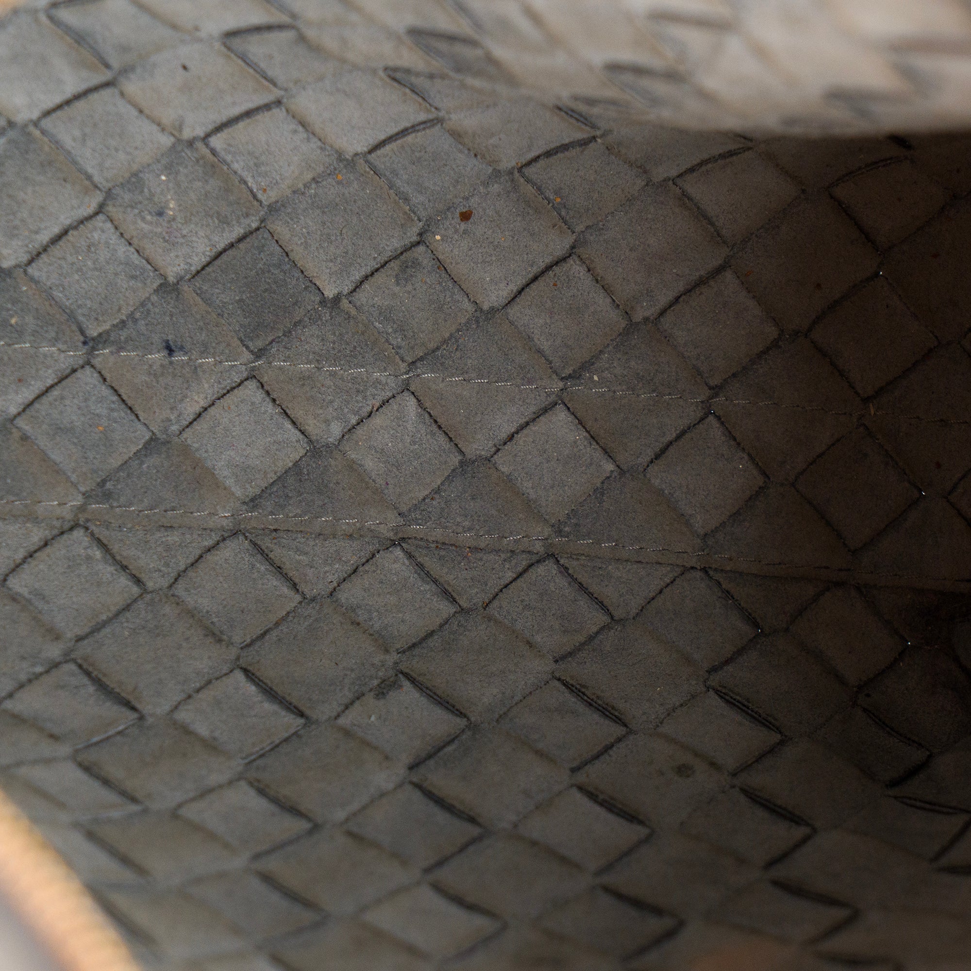 BOTTEGA VENETA - Sac à bandoulière Loop Bottega Veneta en cuir intrecciato gris