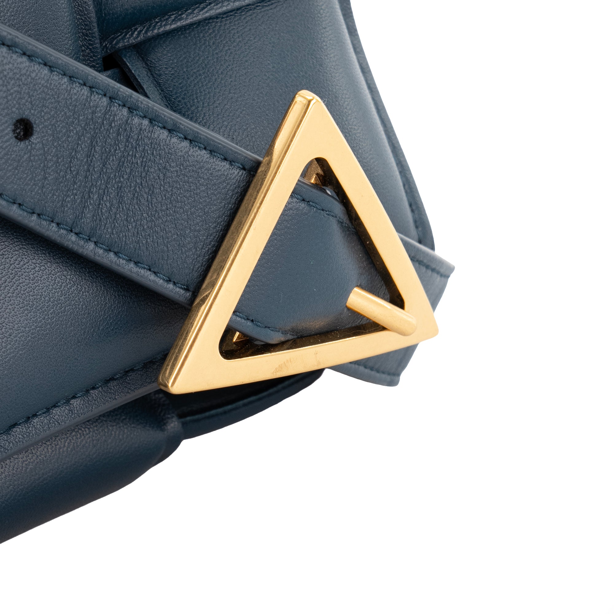 BOTTEGA VENETA - Sac à bandoulière Padded Cassette Bottega Veneta en cuir bleu marine