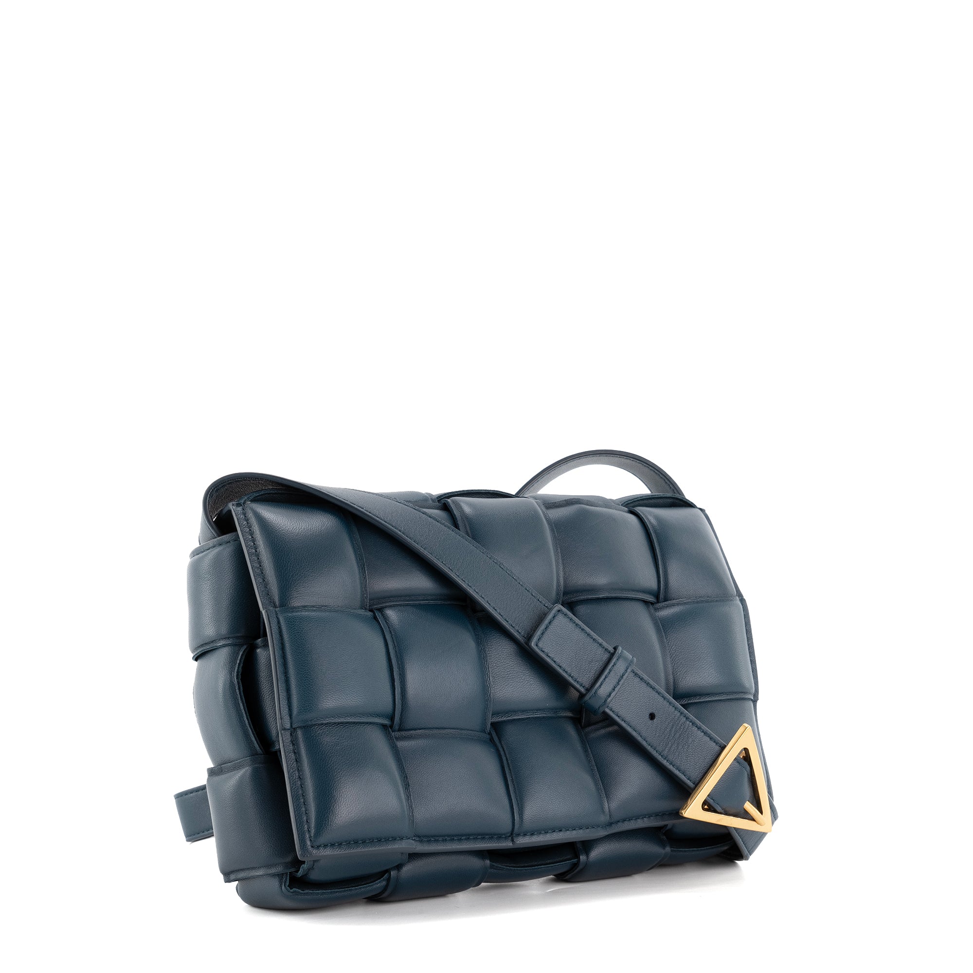 BOTTEGA VENETA - Sac à bandoulière Padded Cassette Bottega Veneta en cuir bleu marine