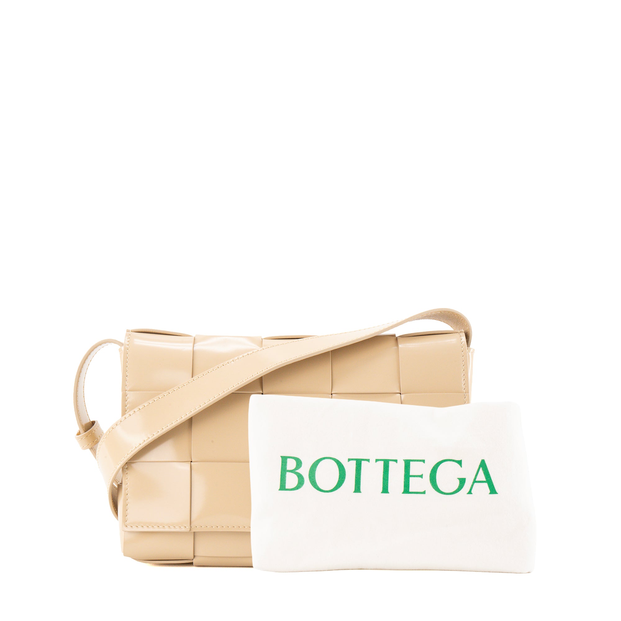 BOTTEGA VENETA - Sac à bandoulière Cassette Bottega Veneta en cuir verni intrecciato beige