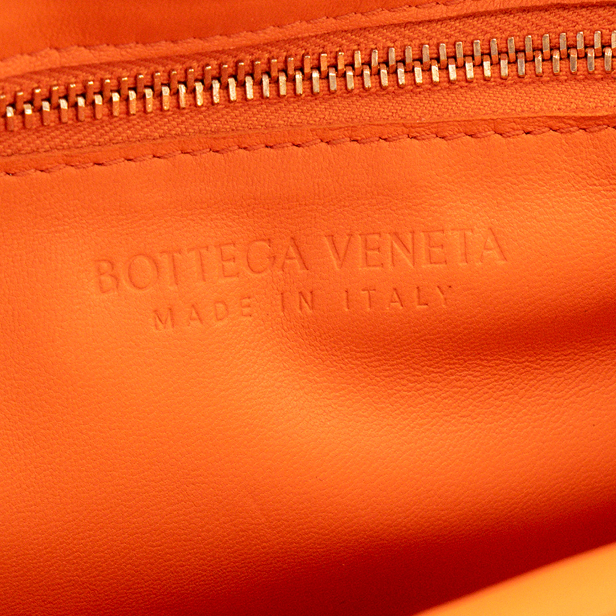 BOTTEGA VENETA - Sac à bandoulière Padded Cassette Bottega Veneta en cuir orange