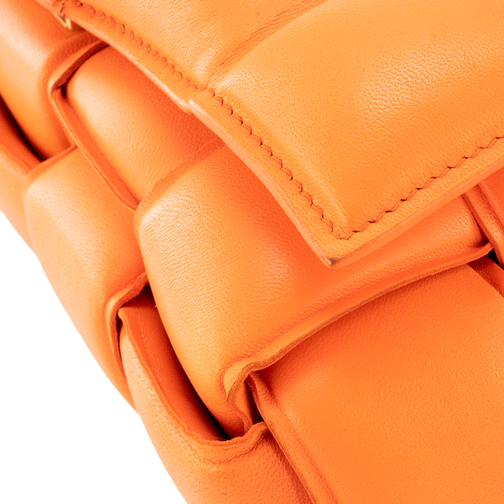 BOTTEGA VENETA - Sac à bandoulière Padded Cassette Bottega Veneta en cuir orange