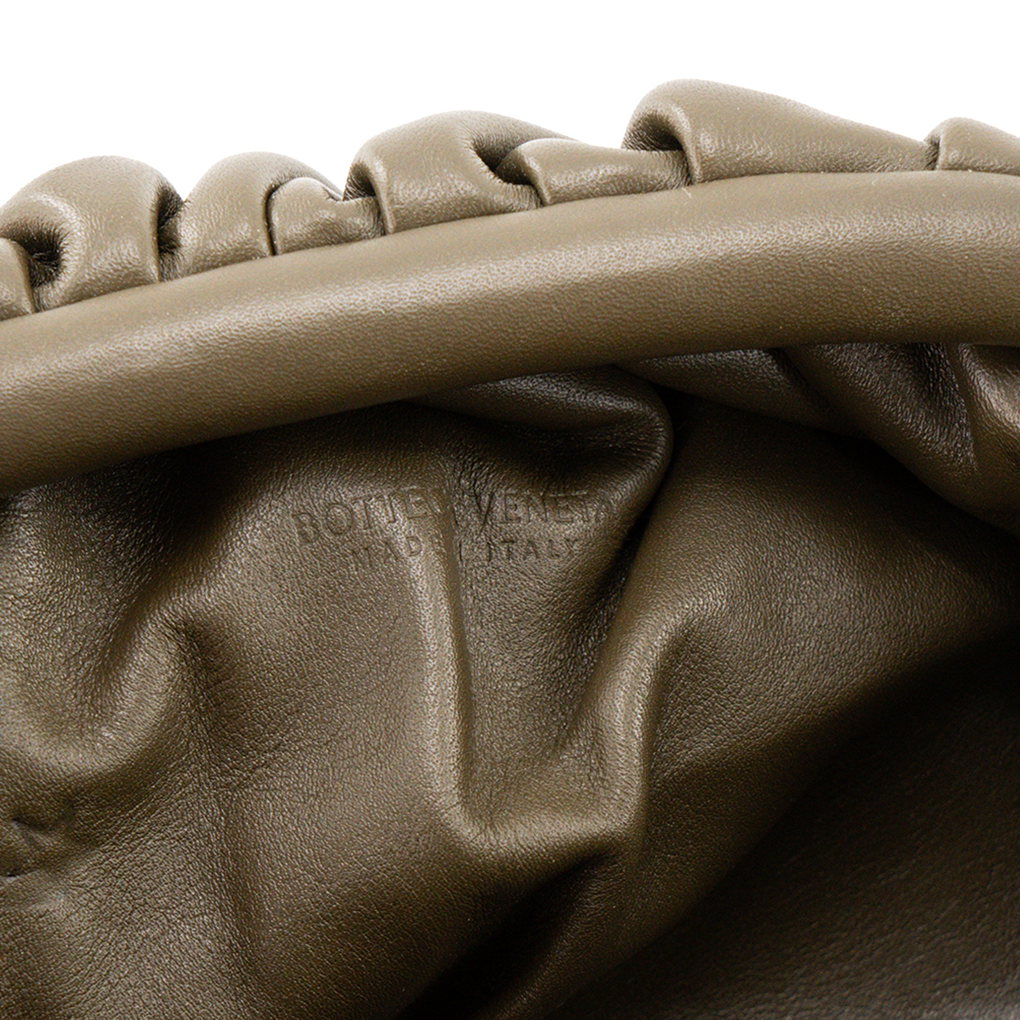 BOTTEGA VENETA - Sac à bandoulière Pouch Bottega Veneta en cuir lisse kaki