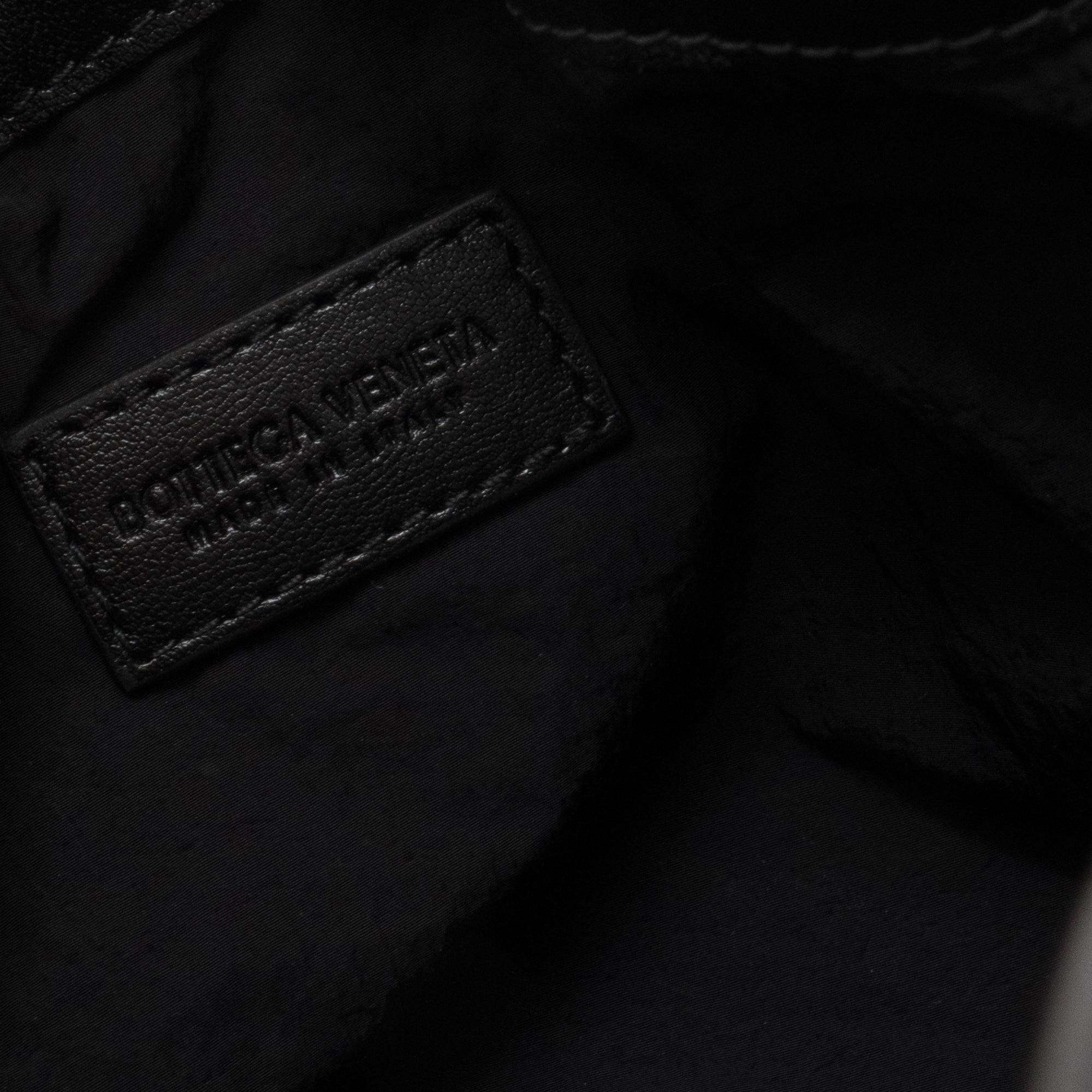 BOTTEGA VENETA - Sac à épaule Dustbag moyen Bottega Veneta en cuir intrecciato noir