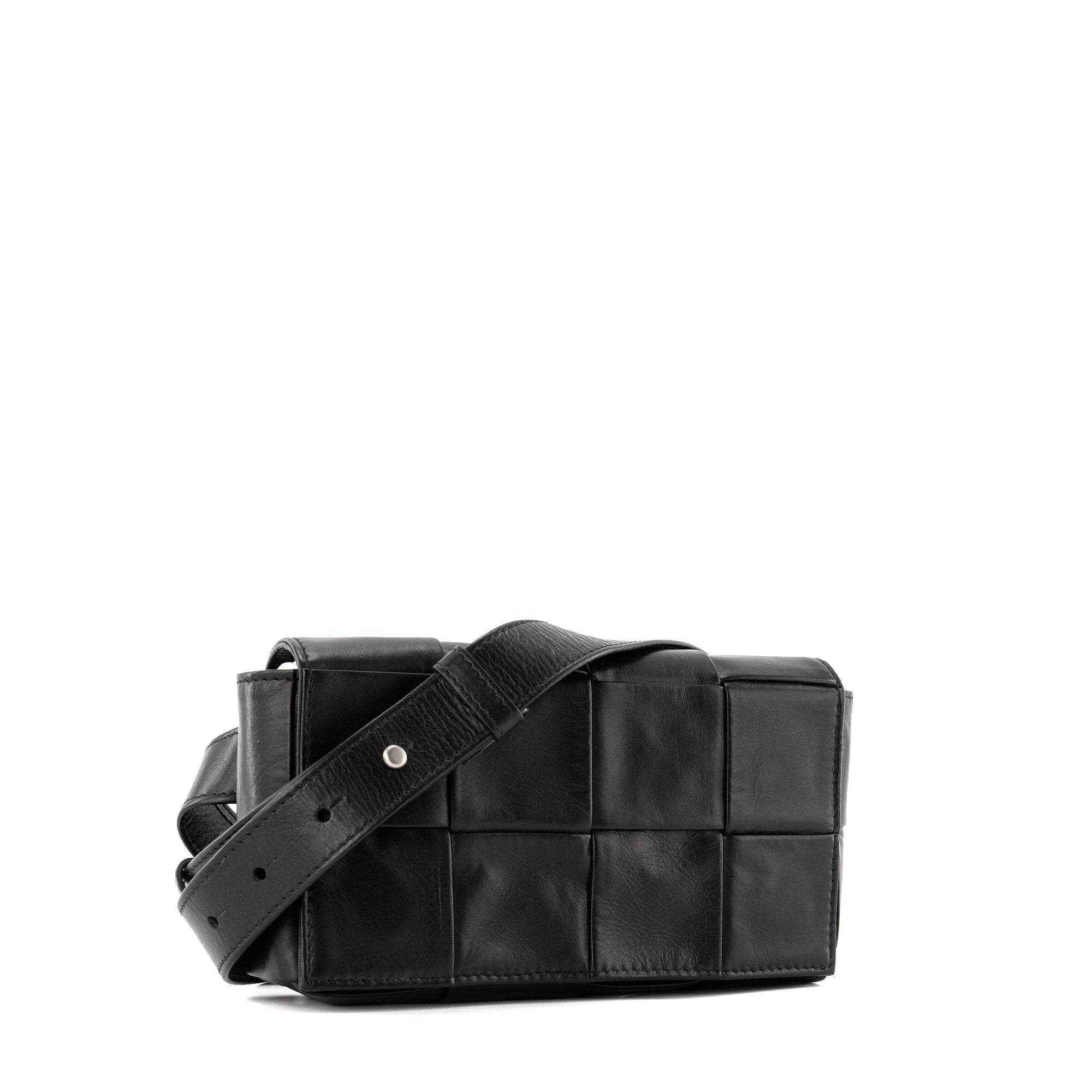 BOTTEGA VENETA - Sac Ceinture Cassette Bottega Veneta en cuir froissé noir