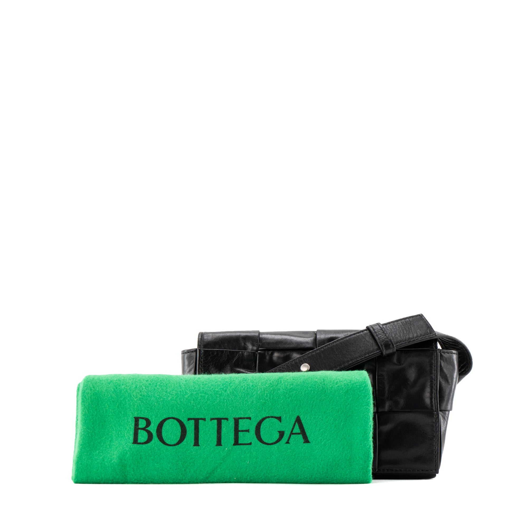 BOTTEGA VENETA - Sac ceinture Cassette Bottega Veneta en cuir froissé noir