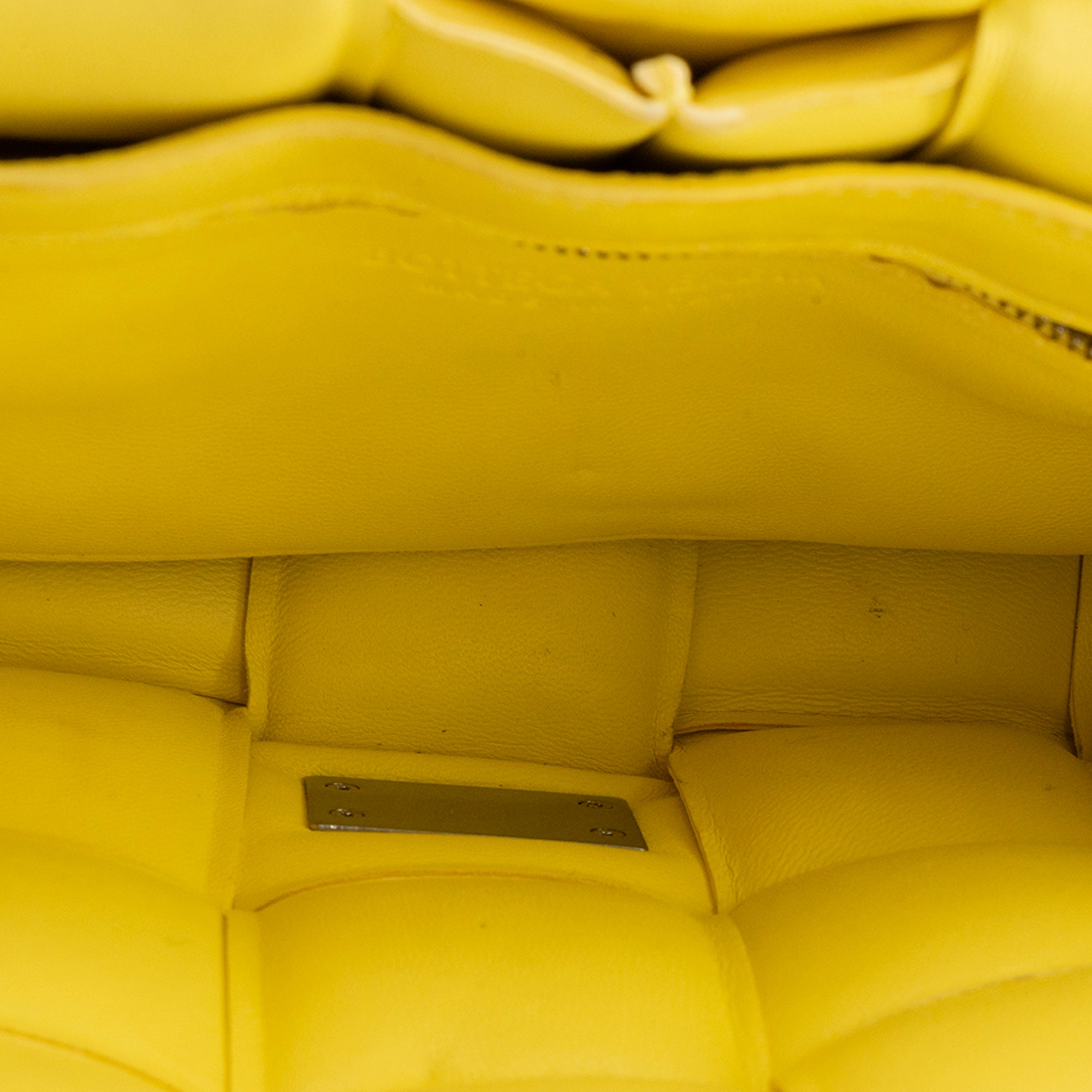BOTTEGA VENETA - Sac à bandoulière Padded Cassette Bottega Veneta en cuir jaune