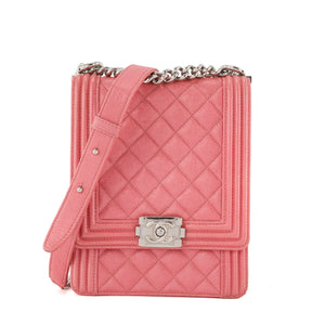 CHANEL - Sac à bandoulière North South Boy Chanel en cuir caviar rose irisé