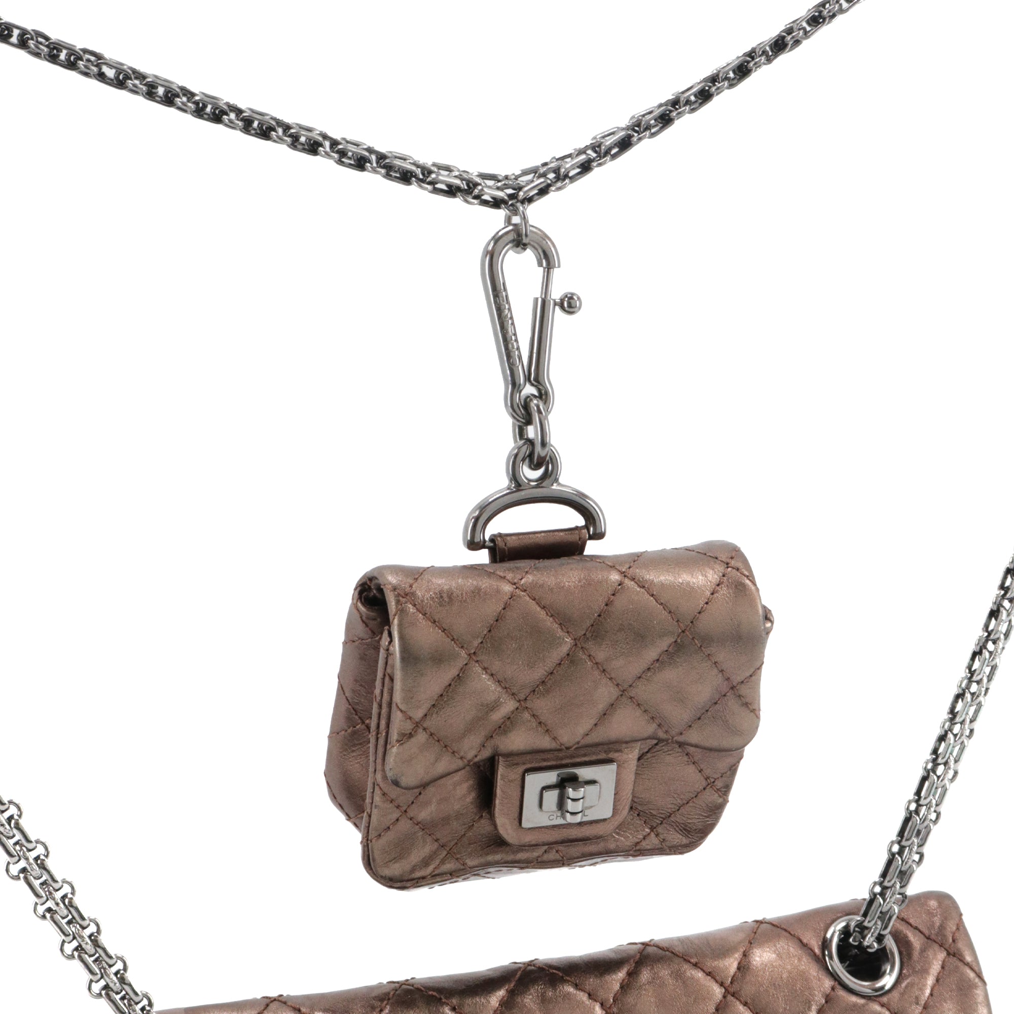 CHANEL - Sac à bandoulière 2.55 Cargo Chanel small en cuir froissé bronze