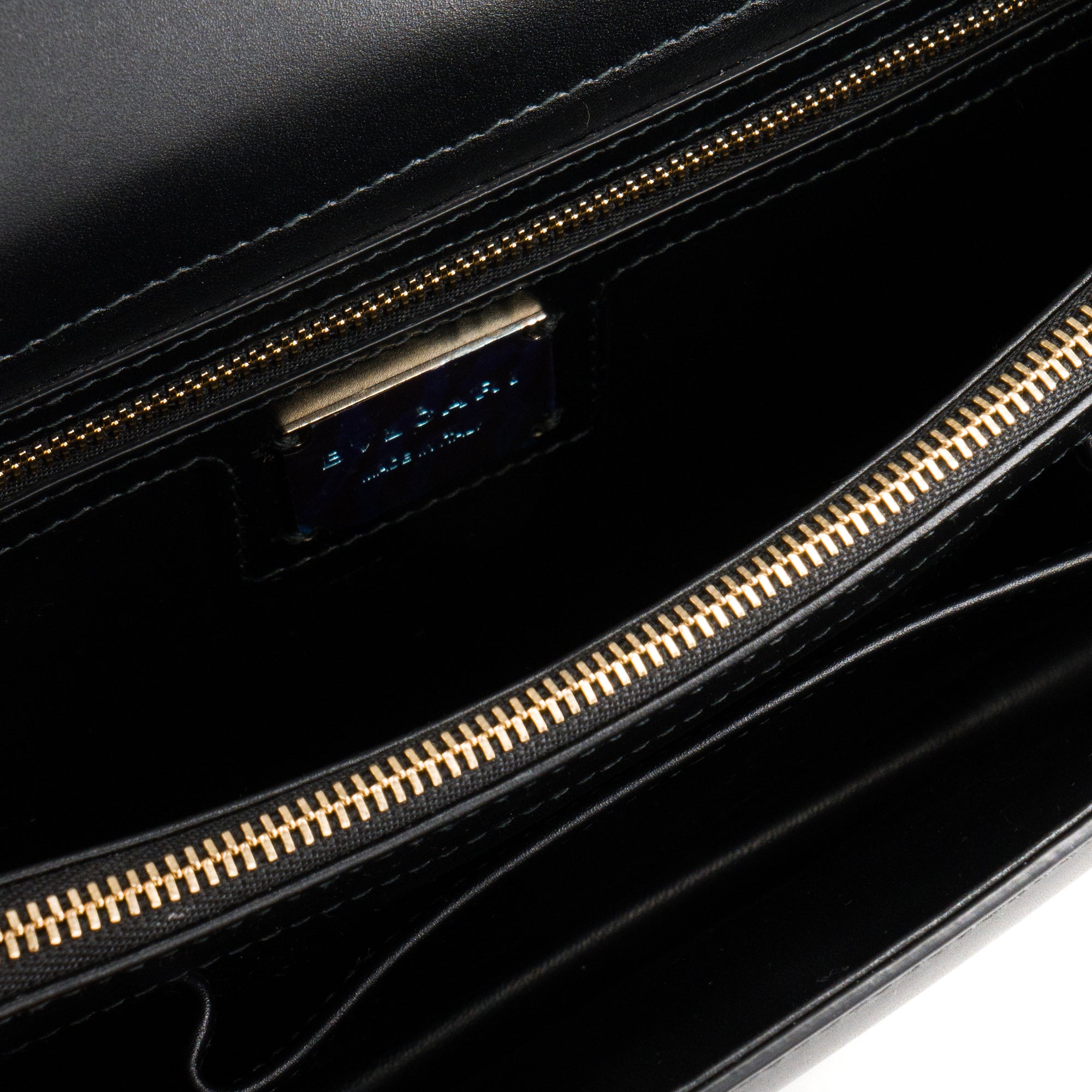 BULGARI - Sac à épaule Serpenti Bulgari en cuir lisse noir