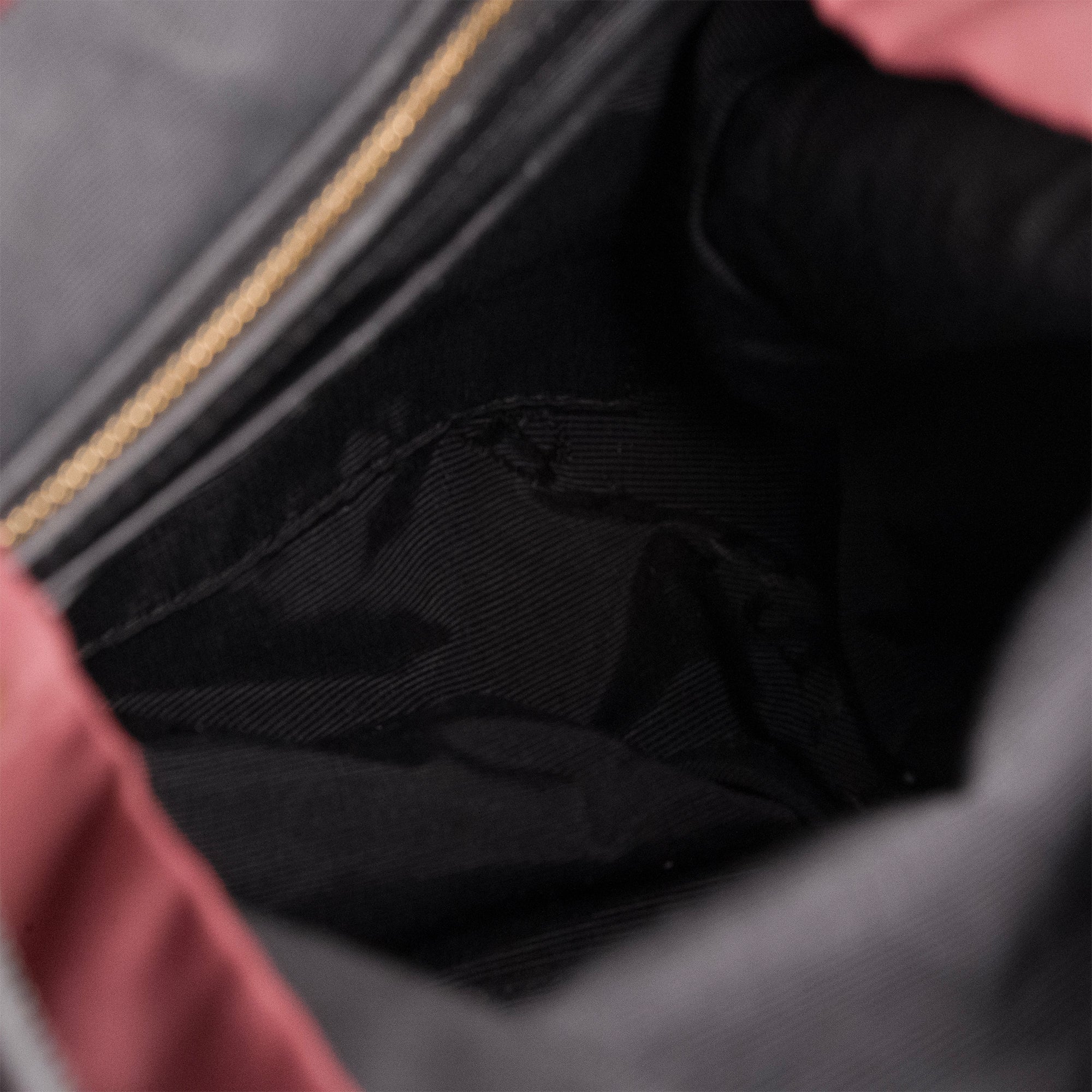 BURBERRY - Sac à dos Burberry en toile bordeaux et cuir noir