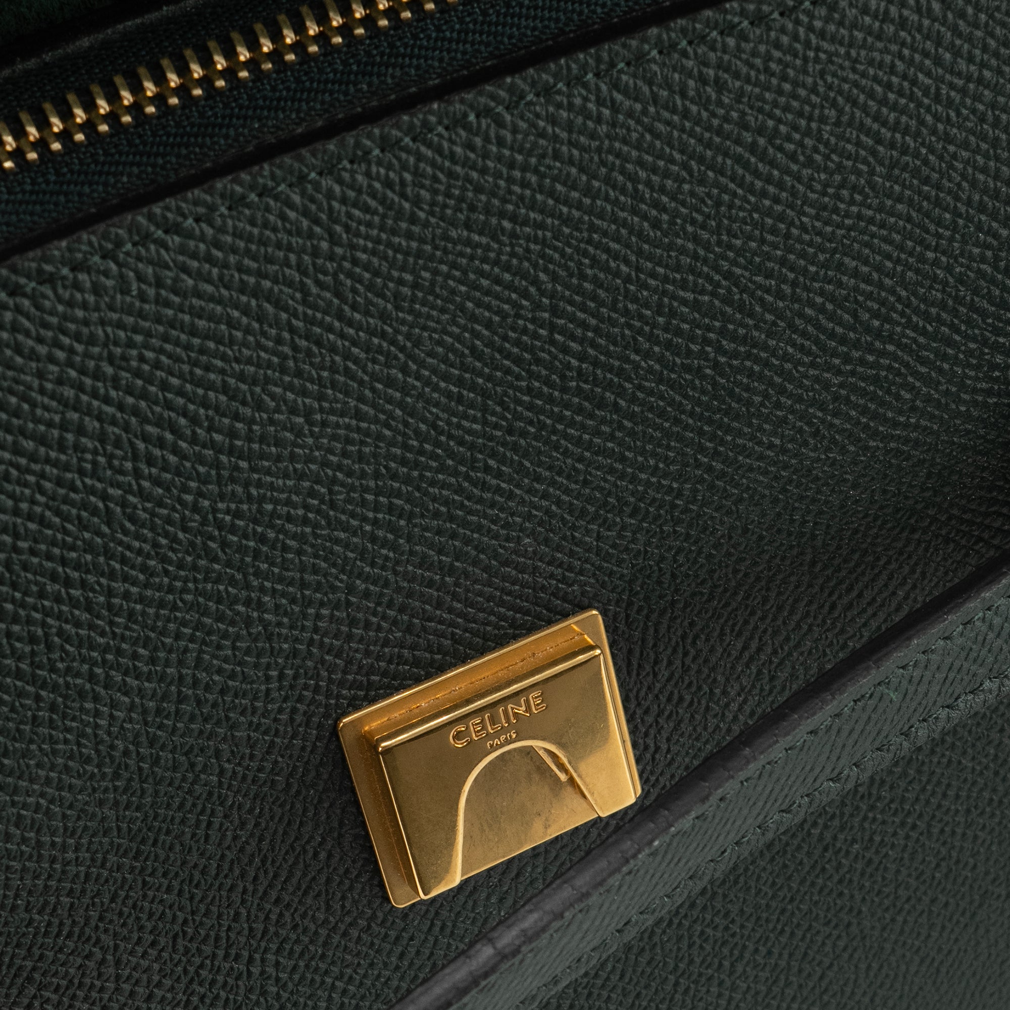 CELINE - Sac à bandoulière Belt Micro Celine en cuir grainé vert sapin