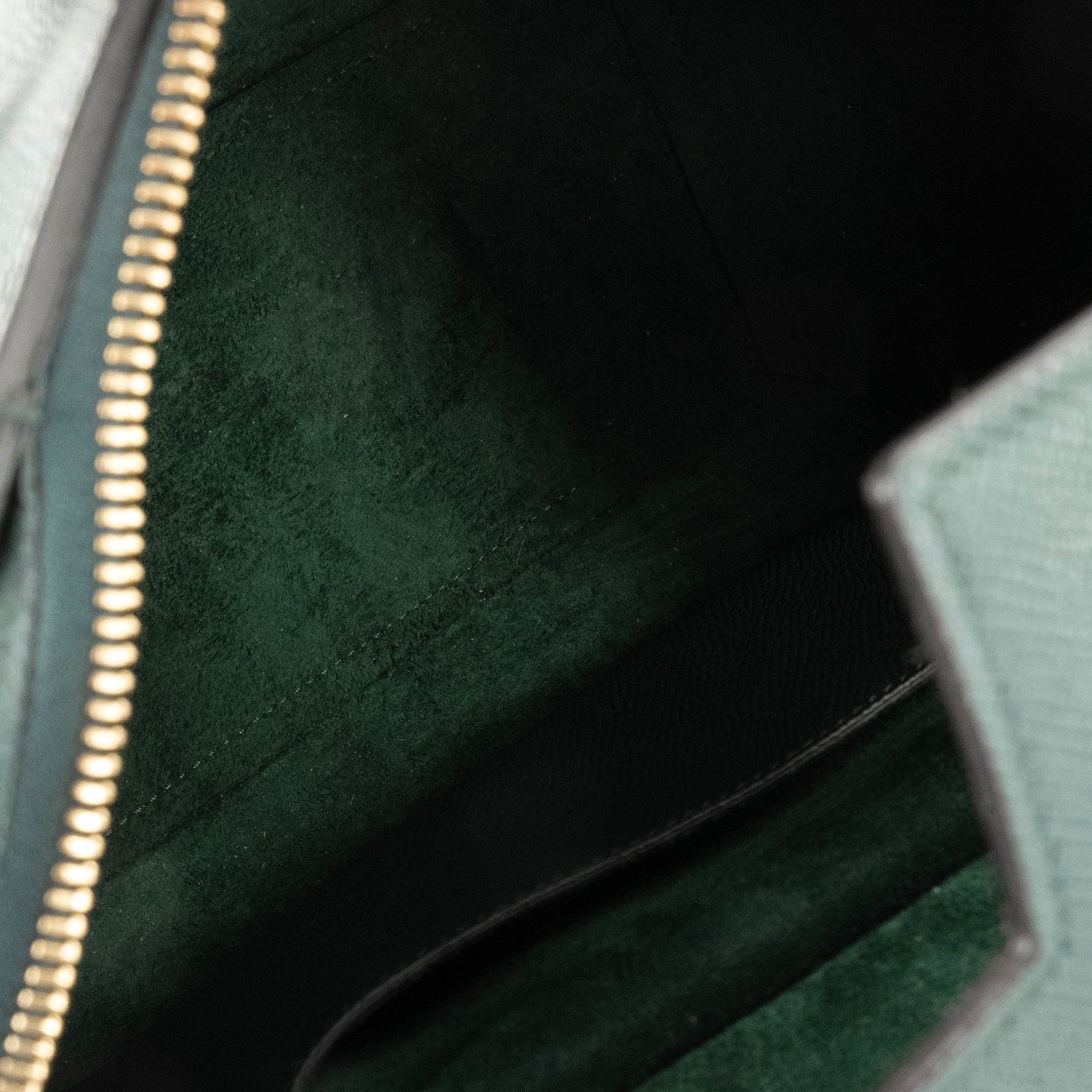 CELINE - Sac à bandoulière Belt Micro Celine en cuir grainé vert sapin