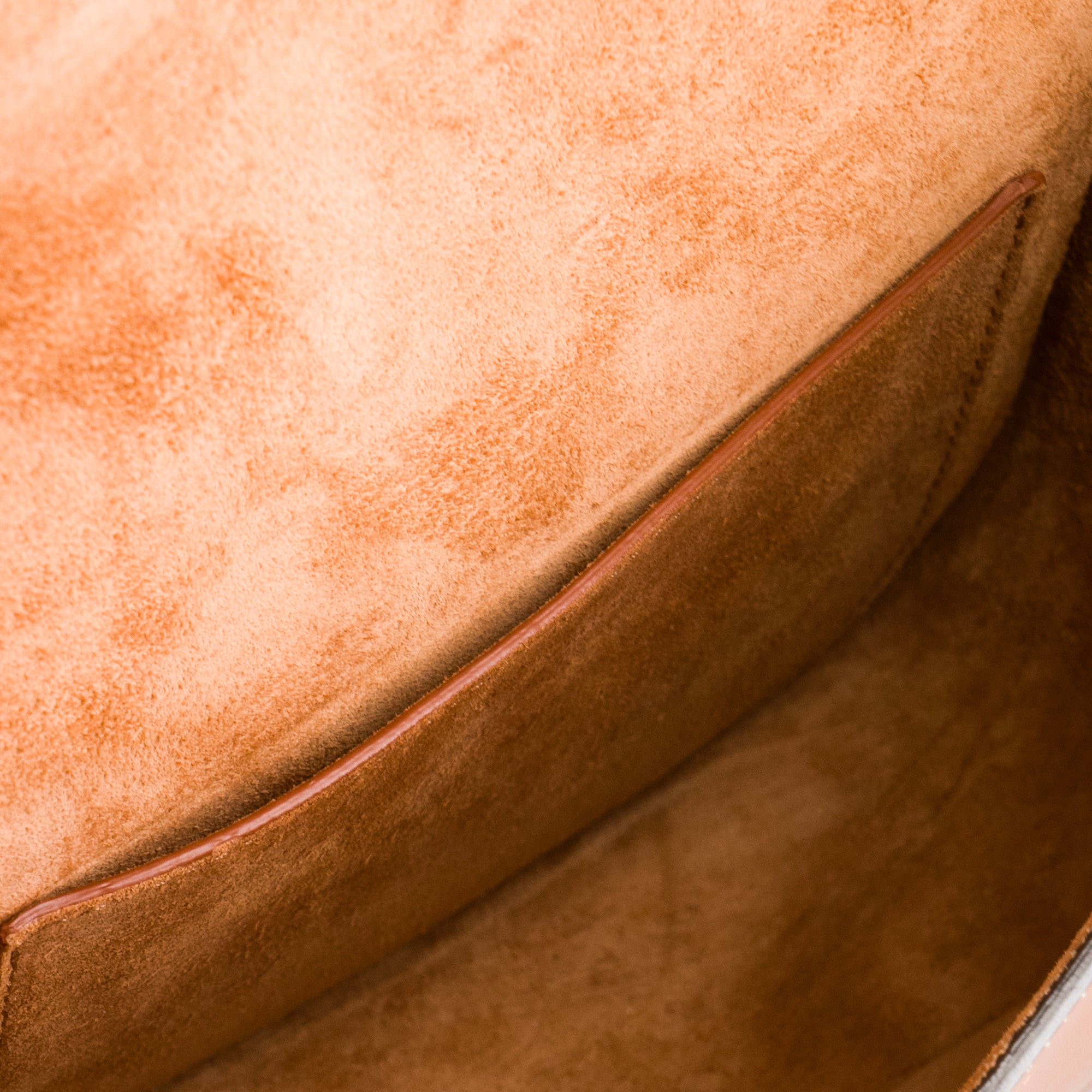 CELINE - Sac à bandoulière Folco Celine en cuir tan et broderie blanche