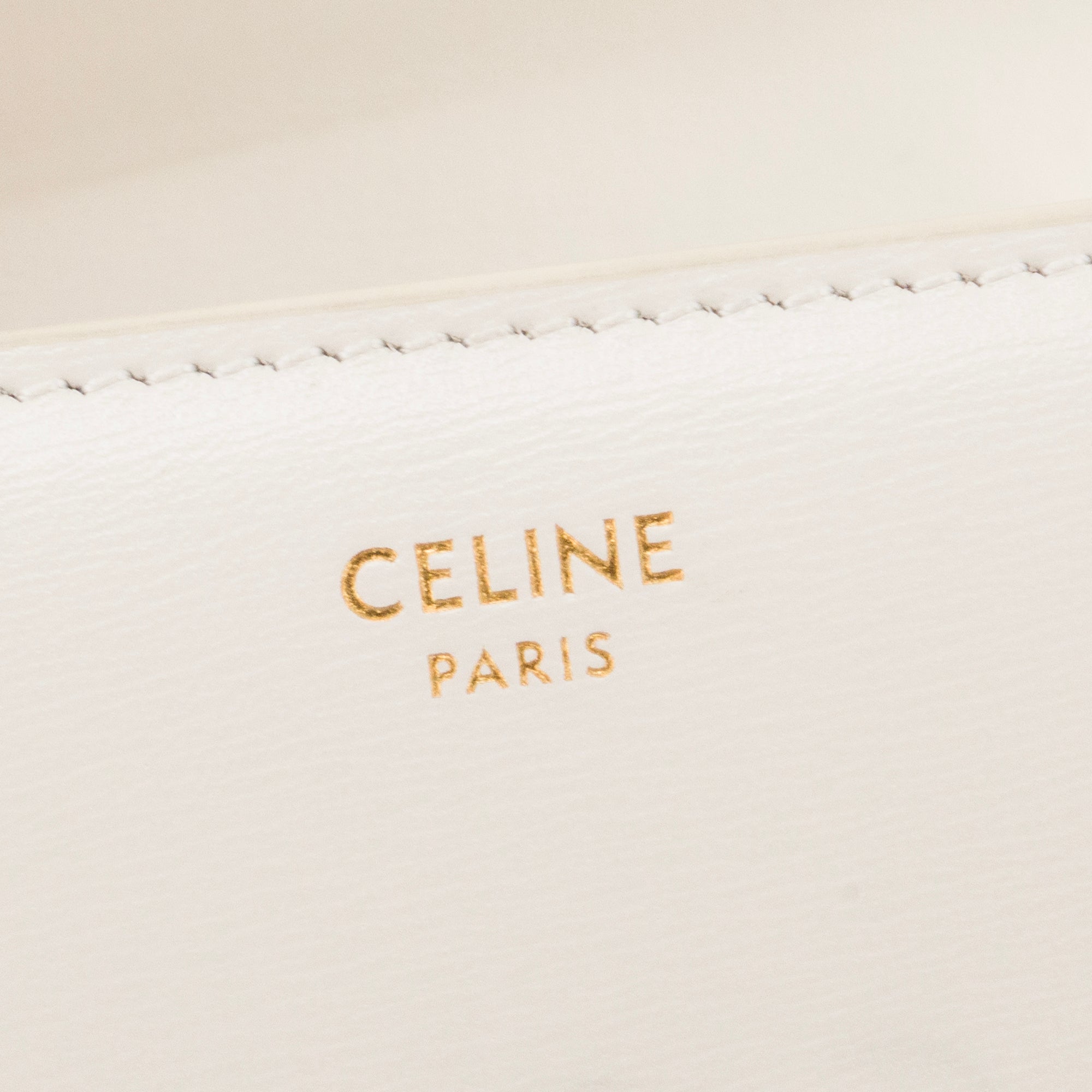 CELINE - Portefeuille Triomphe PM Celine en cuir lisse blanc écru