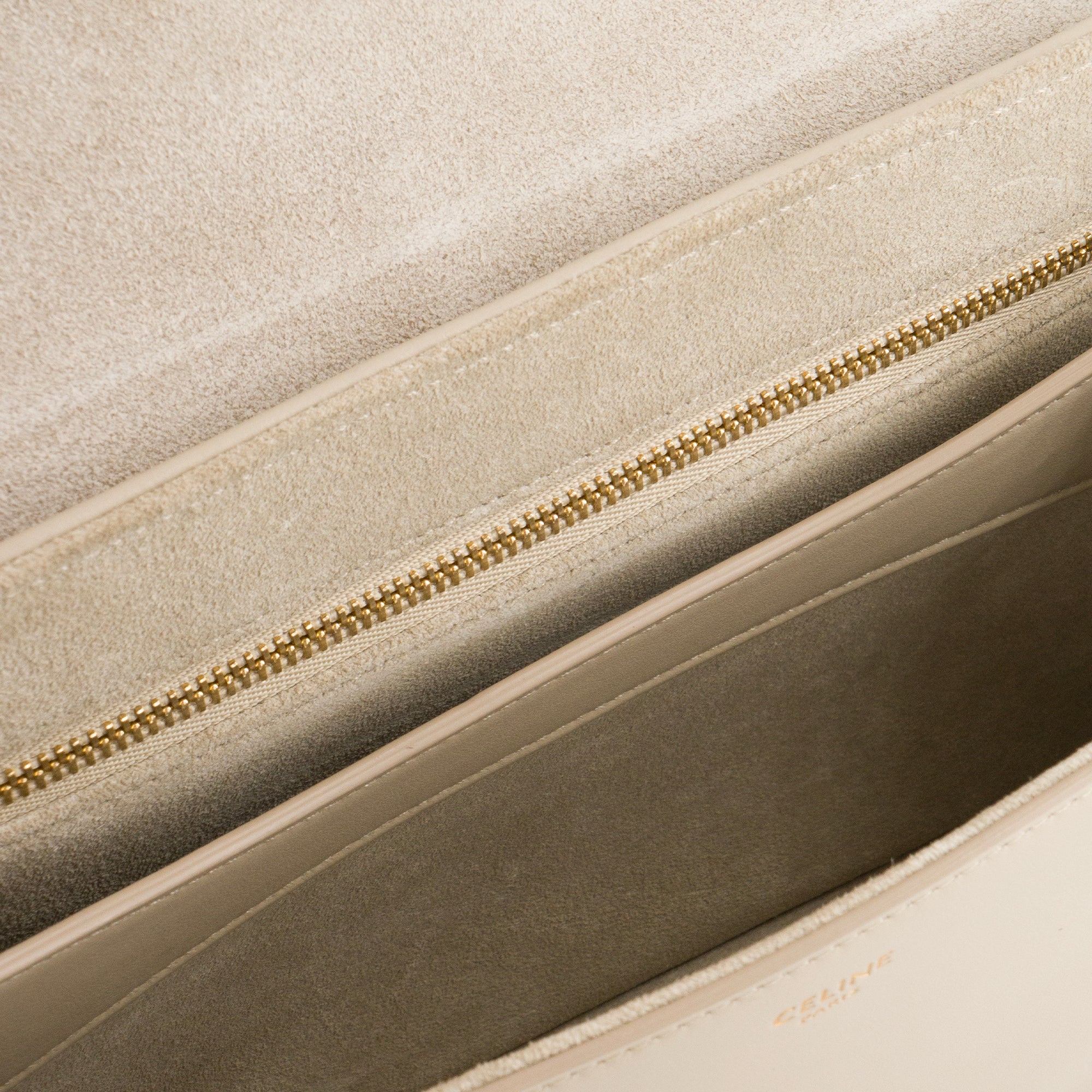 CELINE - Sac à bandoulière 16 Celine en cuir beige