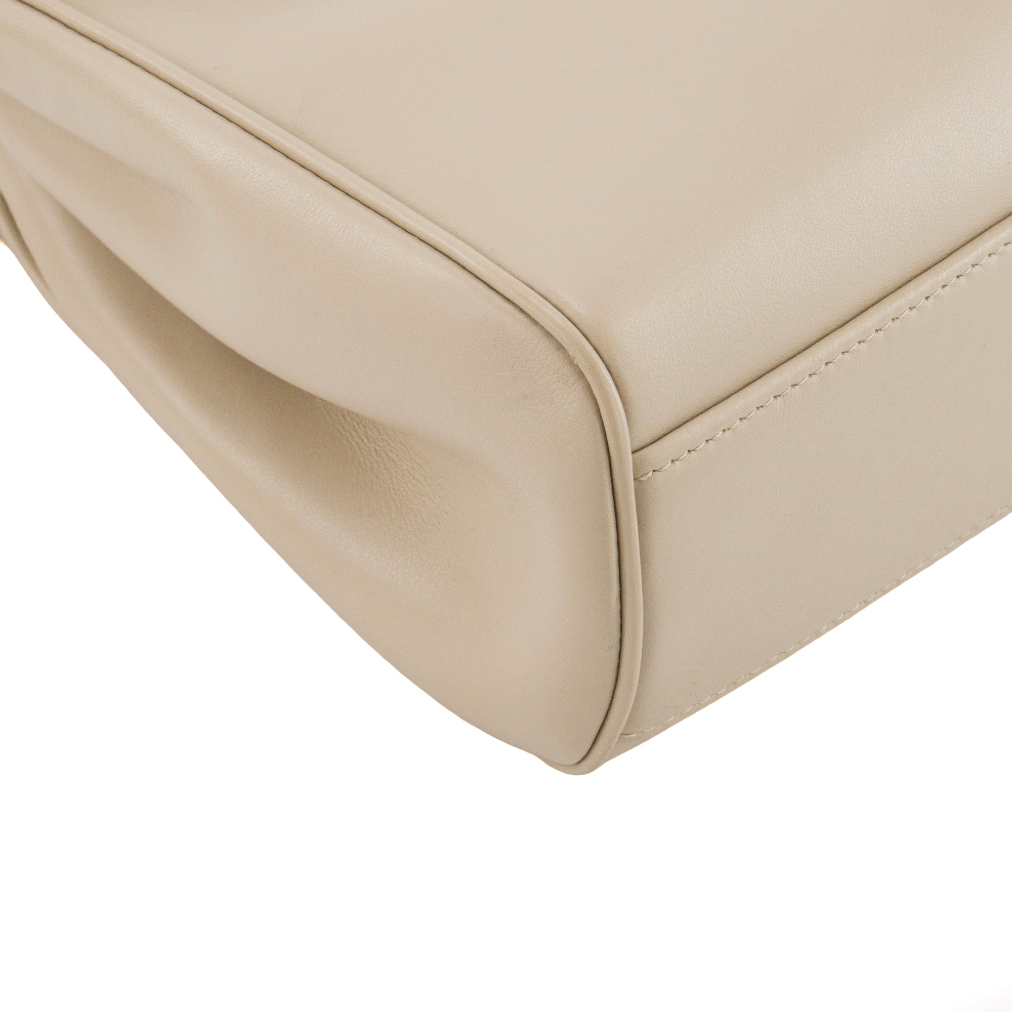 CELINE - Sac à bandoulière 16 Celine en cuir beige