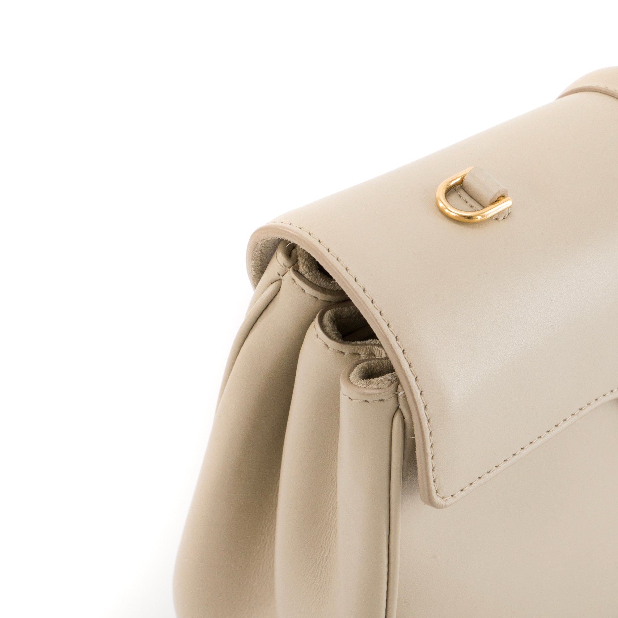 CELINE - Sac à bandoulière 16 Celine en cuir beige