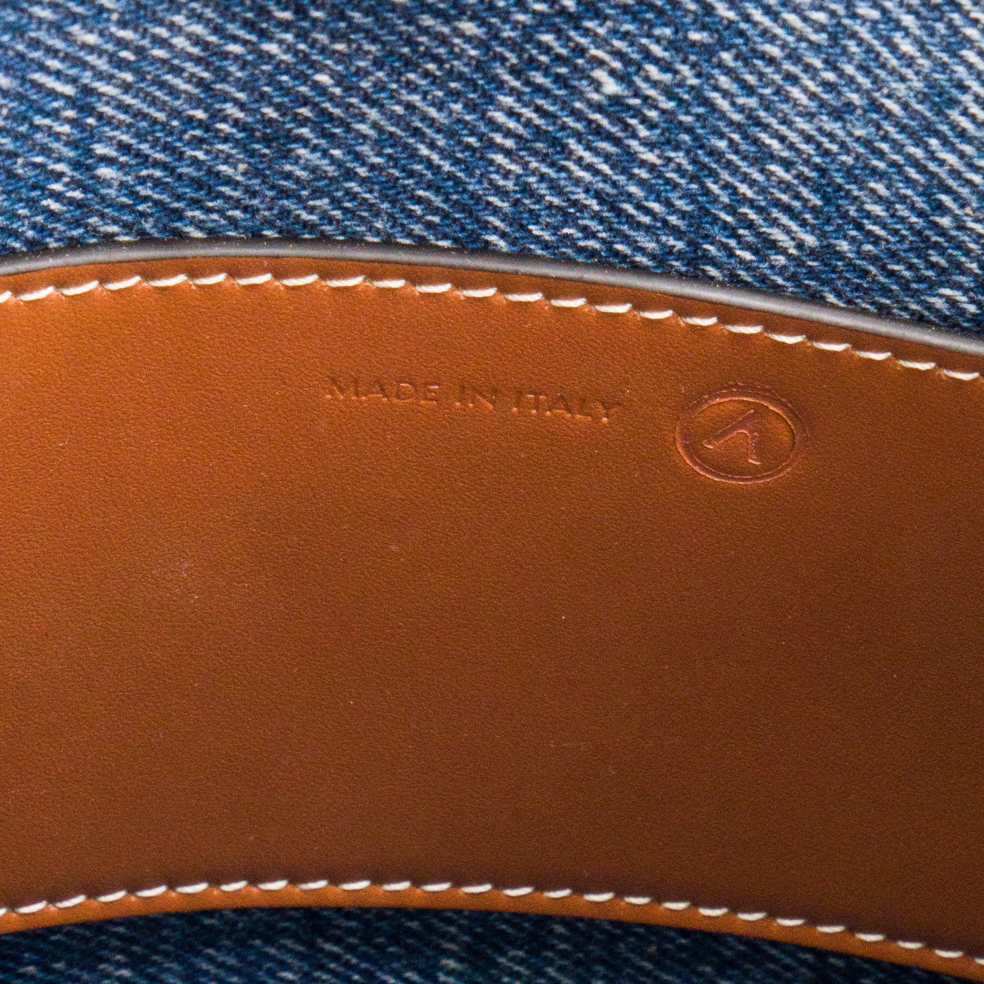 CELINE - Sac à bandoulière Bucket Celine en denim bleu et marron