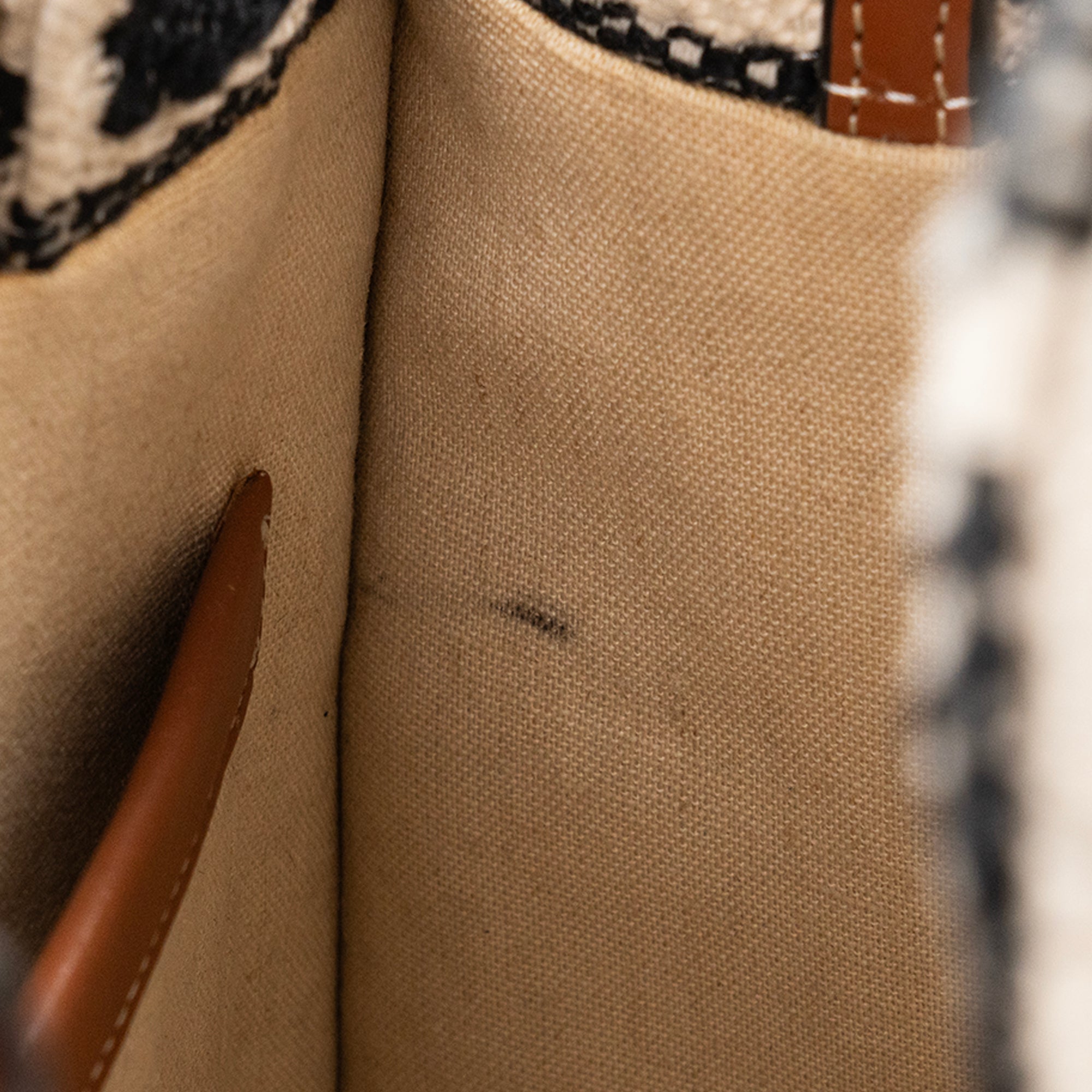 CELINE - Sac à bandoulière Cabas Thais Celine en toile beige et noire