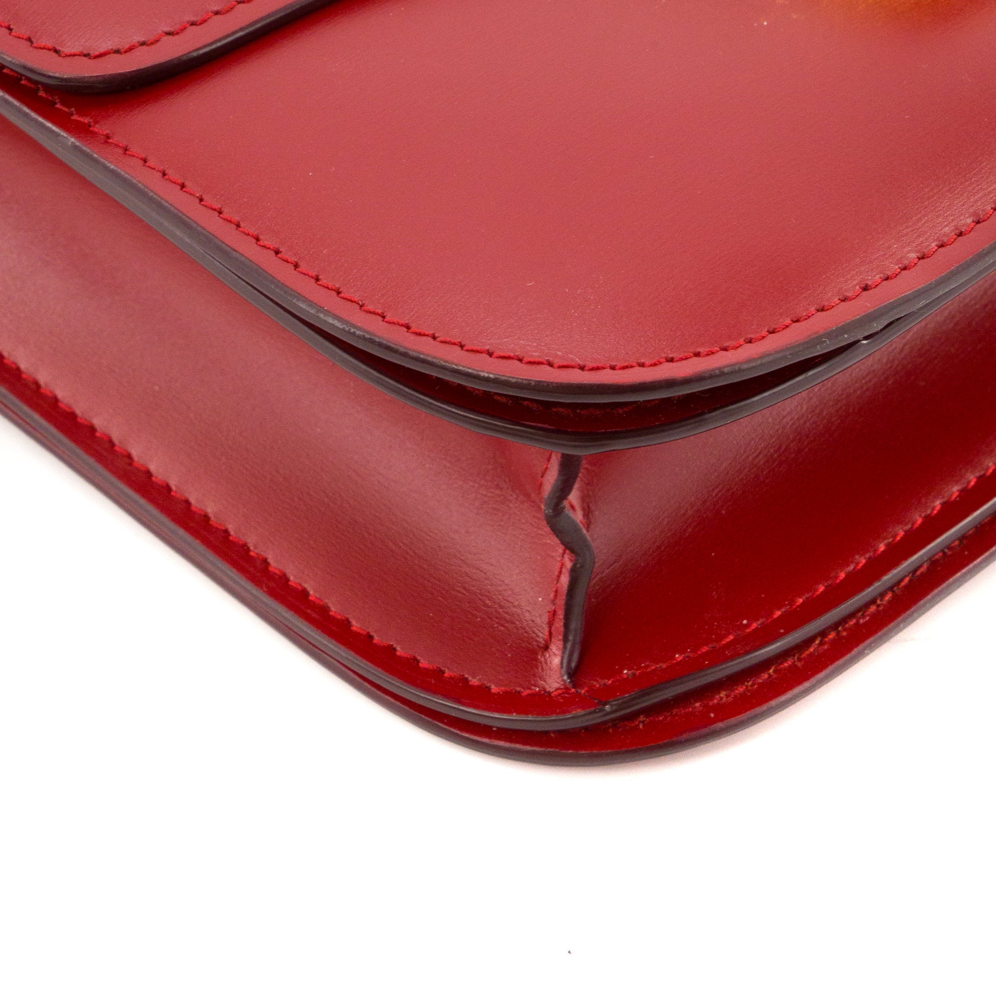 CELINE - Sac à bandoulière Classic Box Celine en cuir lisse rouge