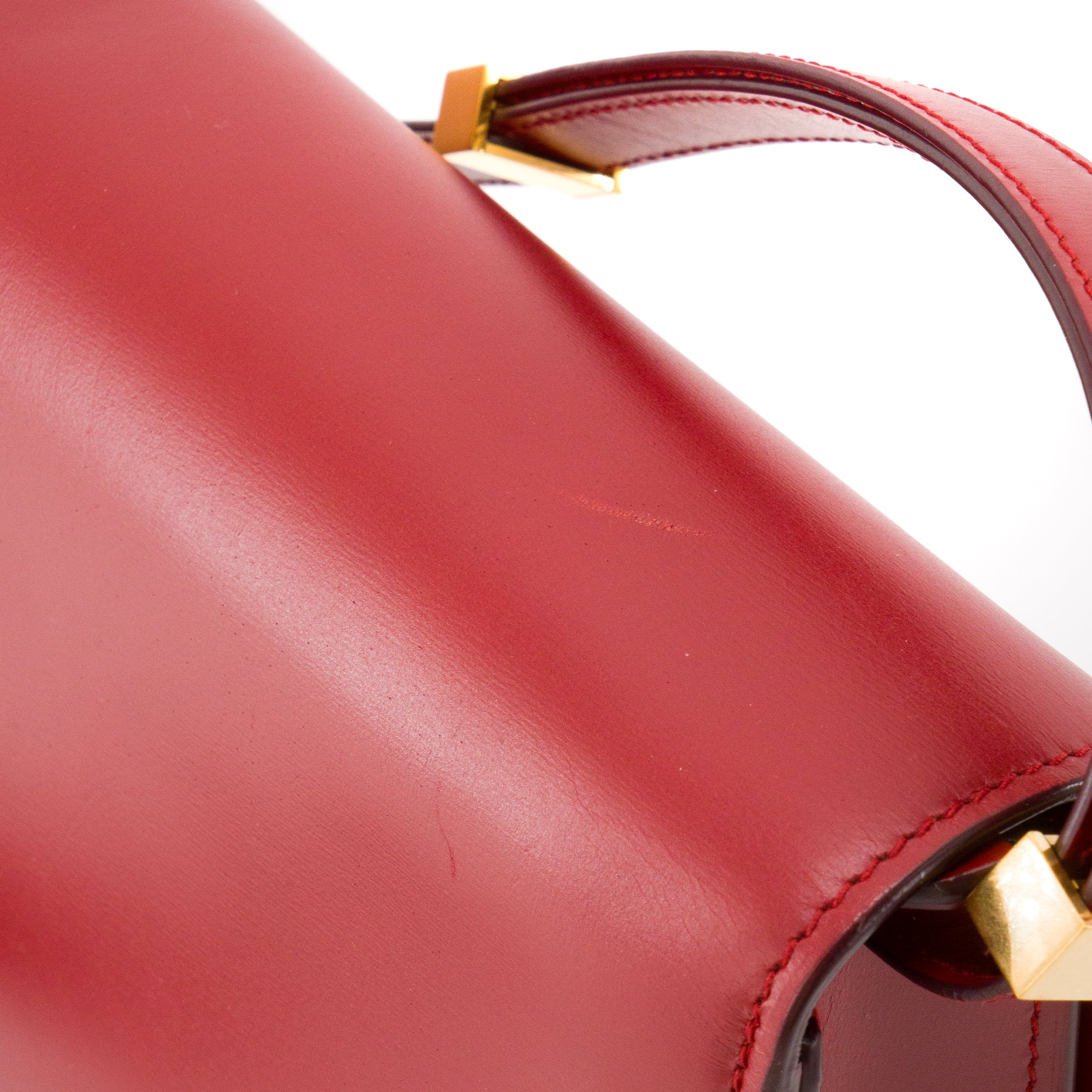 CELINE - Sac à bandoulière Classic Box Celine en cuir lisse rouge