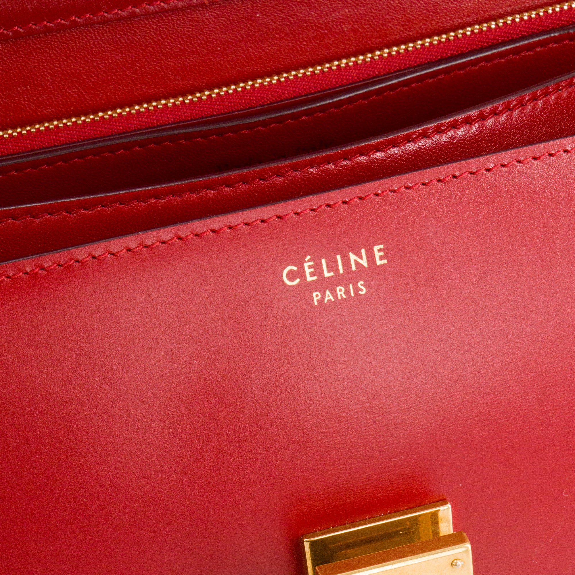 CELINE - Sac à bandoulière Classic Box Celine en cuir lisse rouge