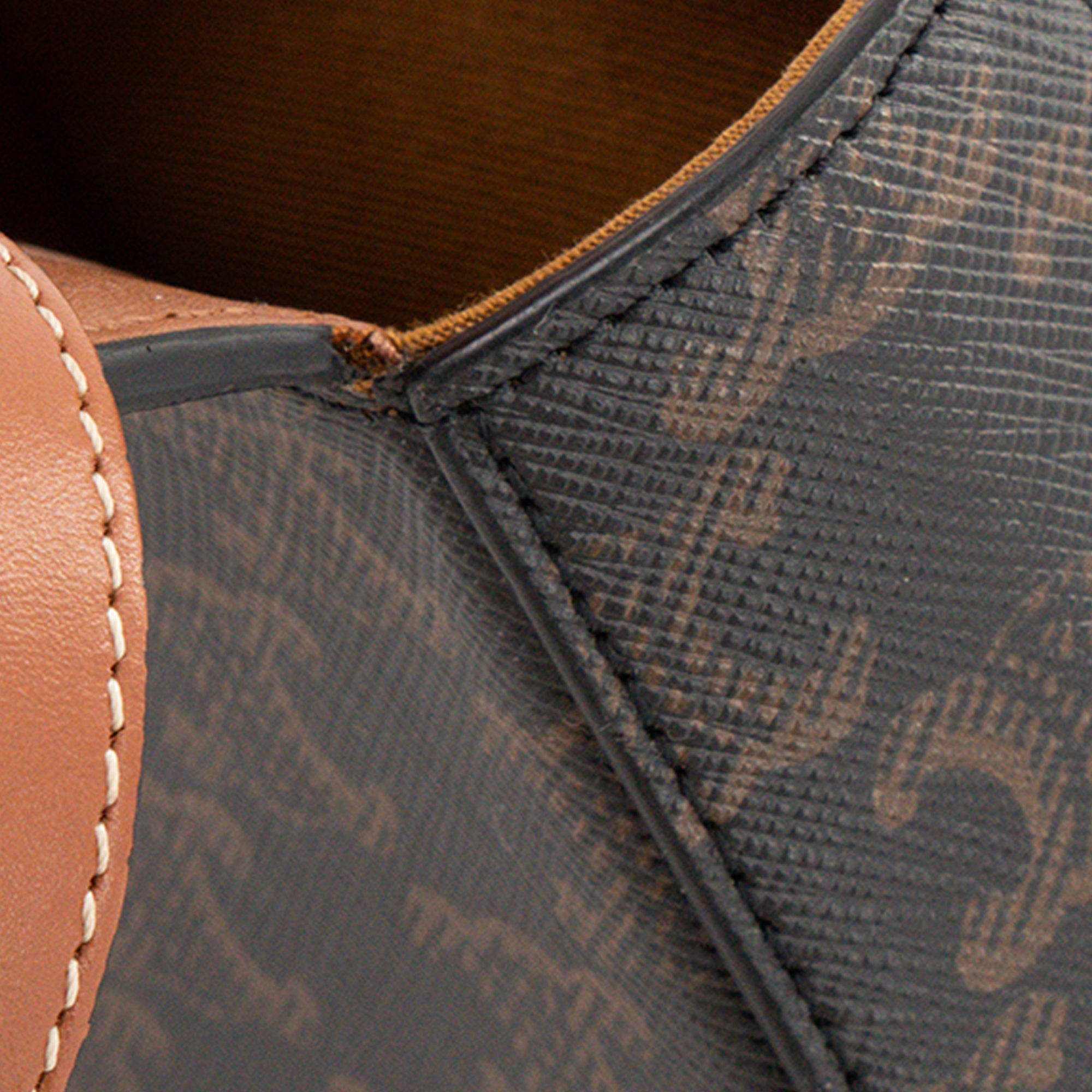 CELINE - Sac à bandoulière Claude Triomphe mini Celine en toile enduite monogrammée triomphe
