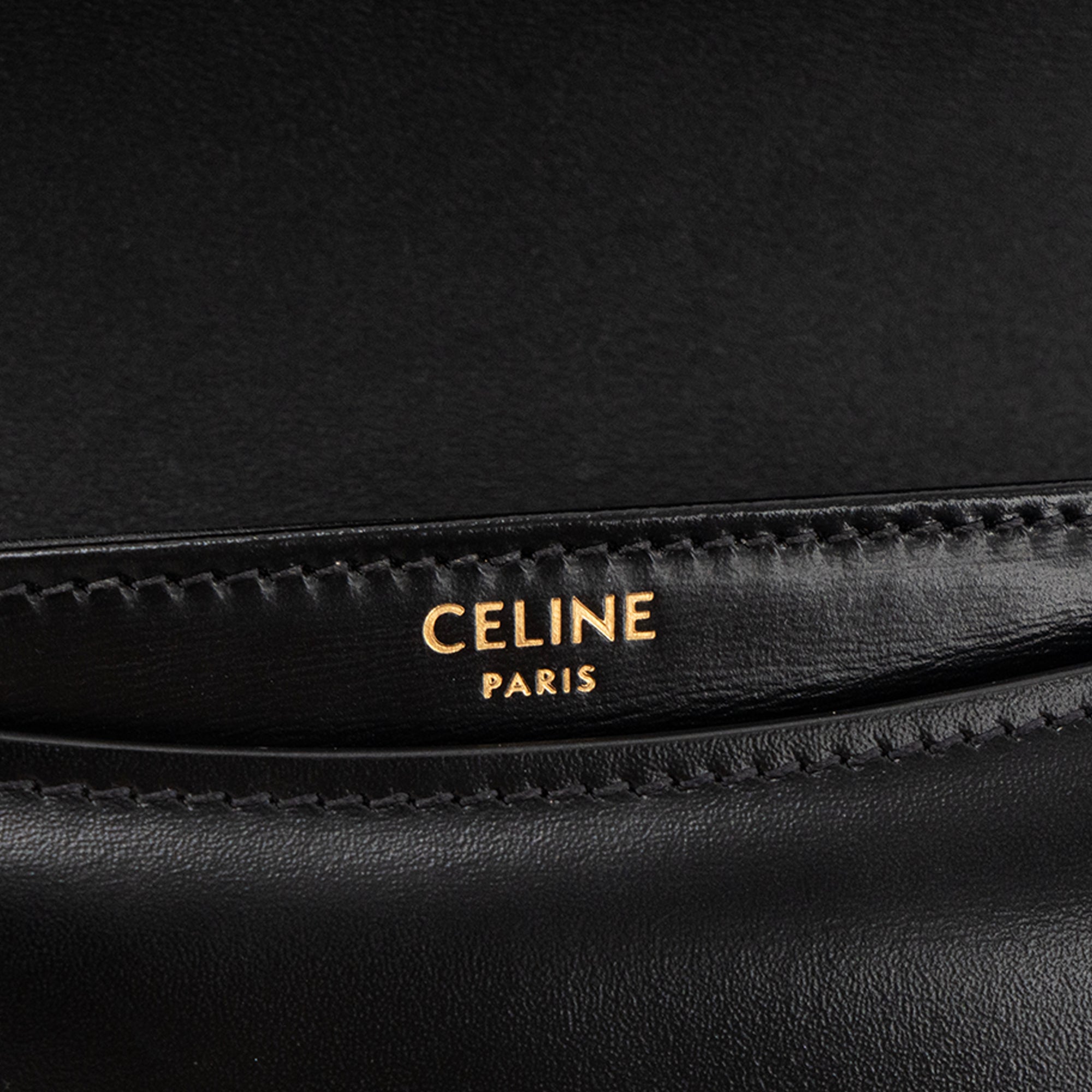 CELINE - Clea Triomphe Bag in Smooth Black Leather
