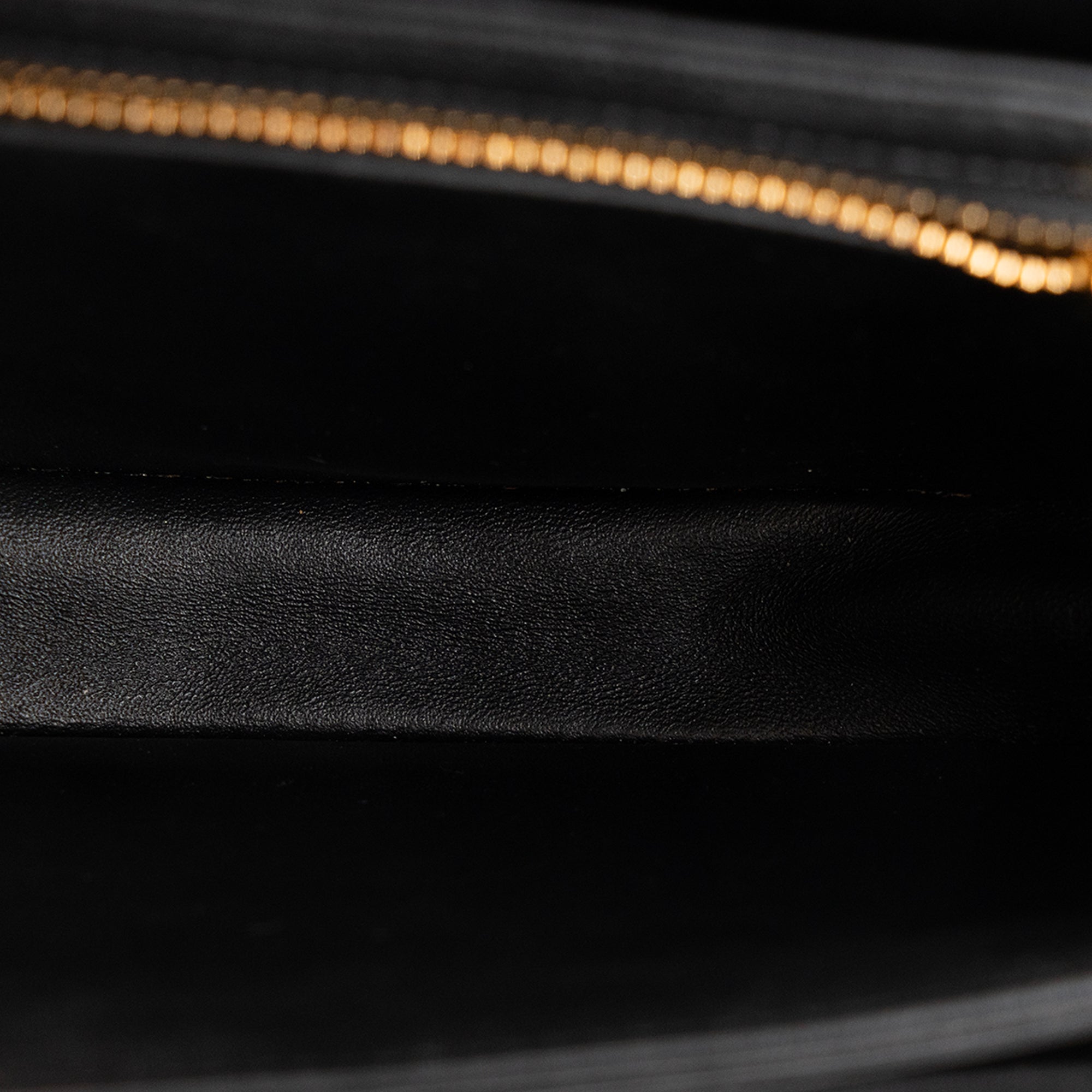 CELINE - Clea Triomphe Bag in Smooth Black Leather