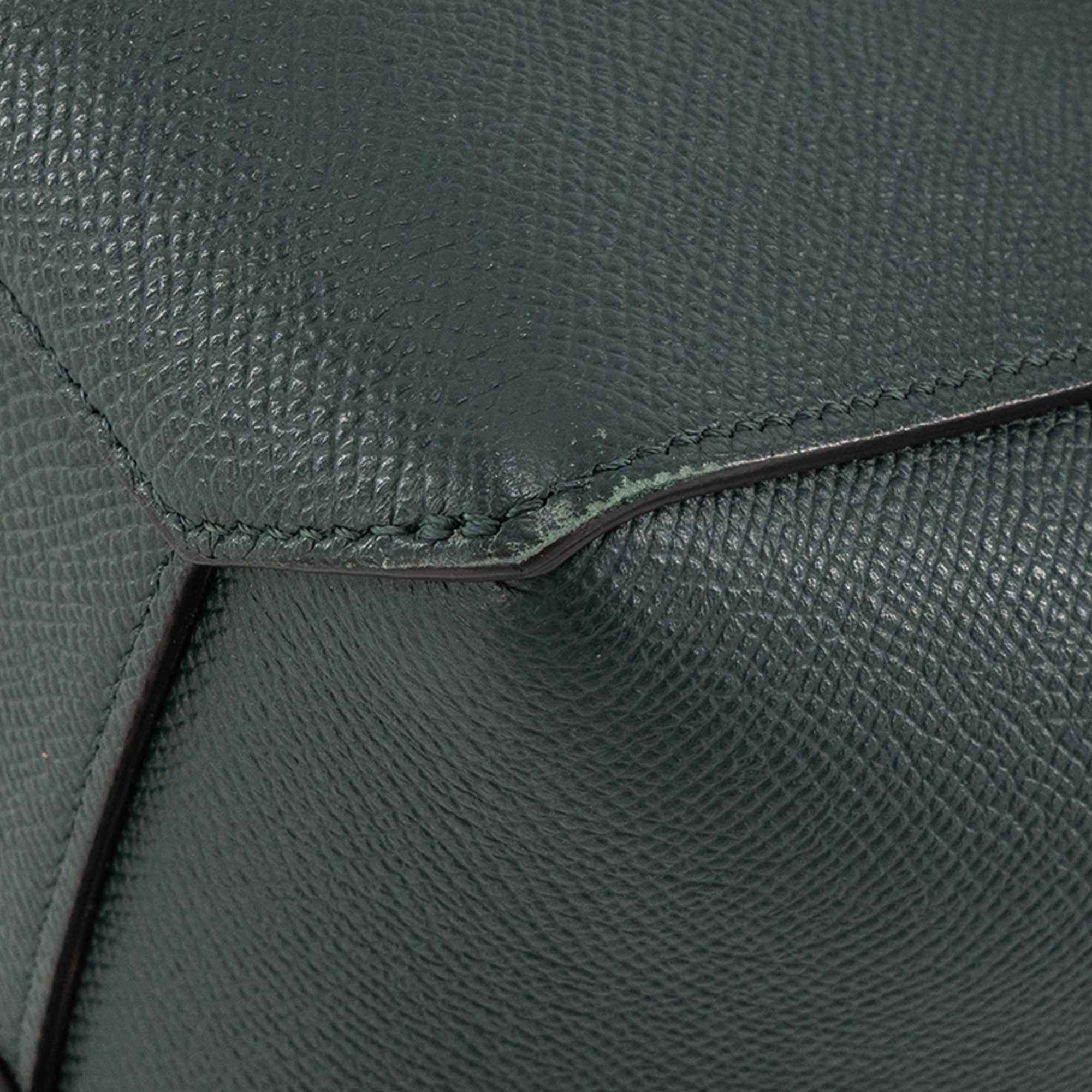 CELINE - Sac à bandoulière Nano Belt Celine en cuir grainé vert foncé