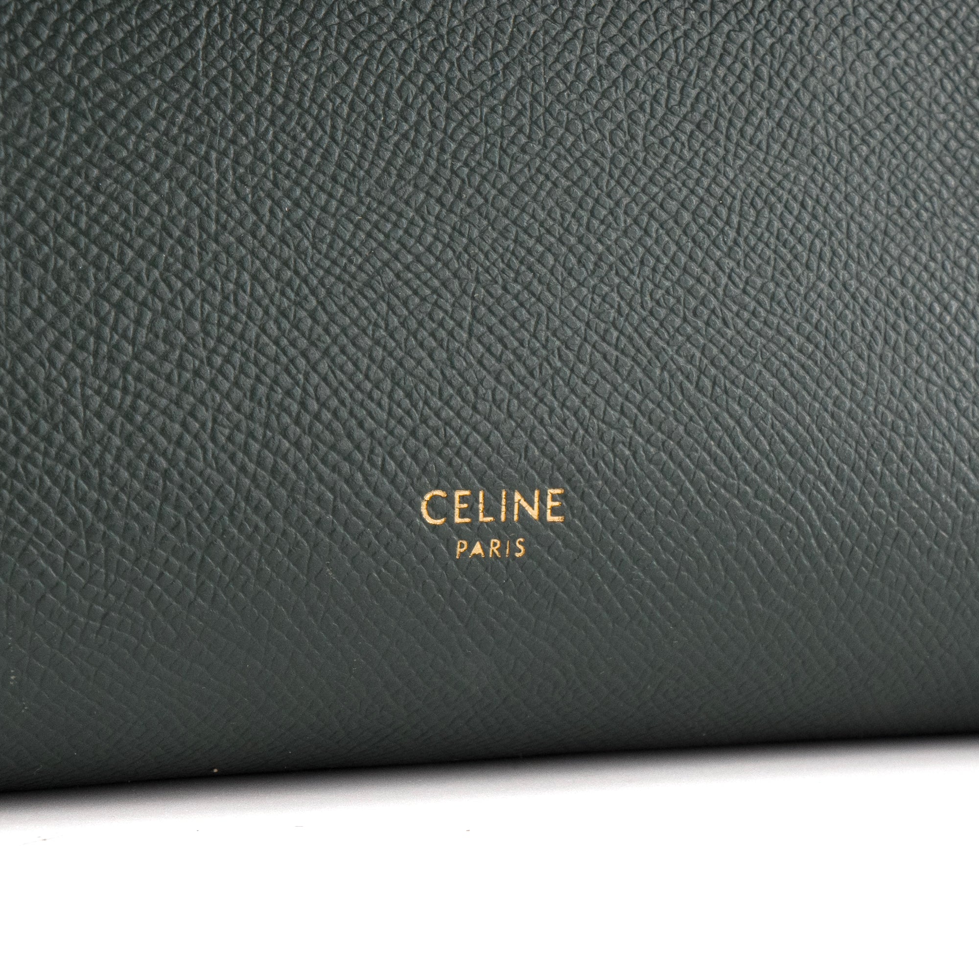 CELINE - Sac à bandoulière Nano Belt Celine en cuir grainé vert foncé