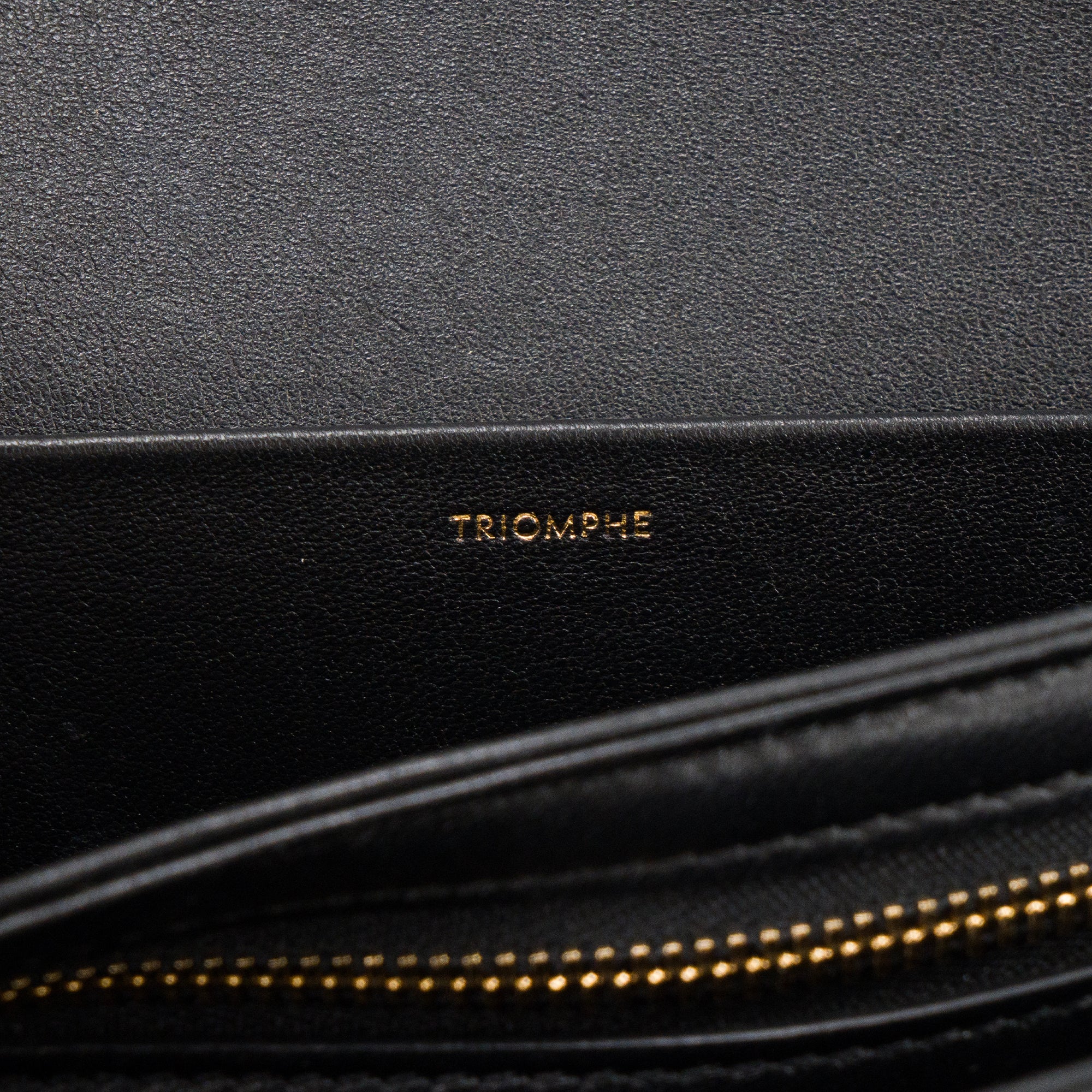 CELINE - Sac à bandoulière Triomphe Celine en cuir box noir