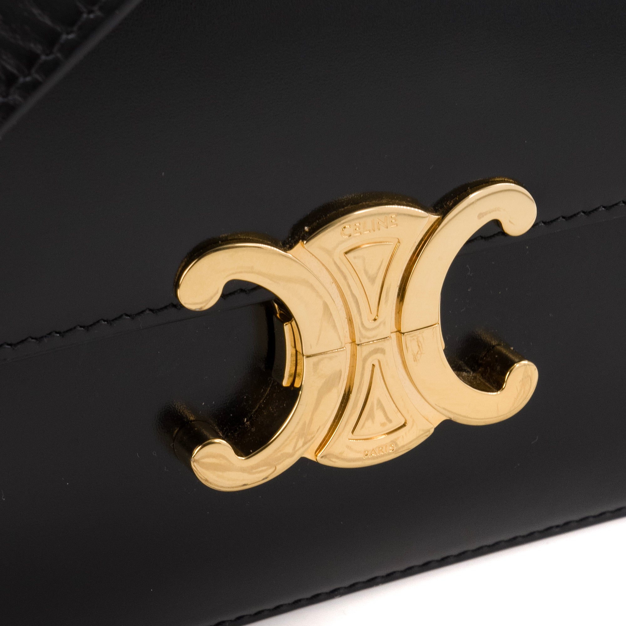 CELINE - Sac à bandoulière Triomphe Celine en cuir box noir