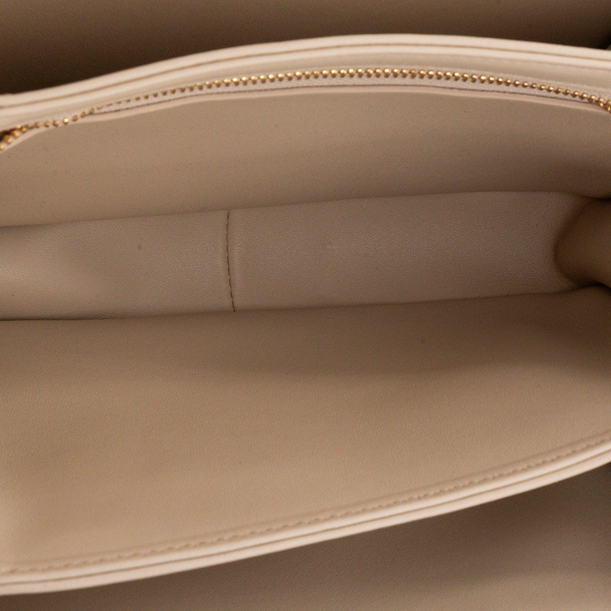 CELINE - Sac à bandoulière Triomphe Celine en cuir lisse beige