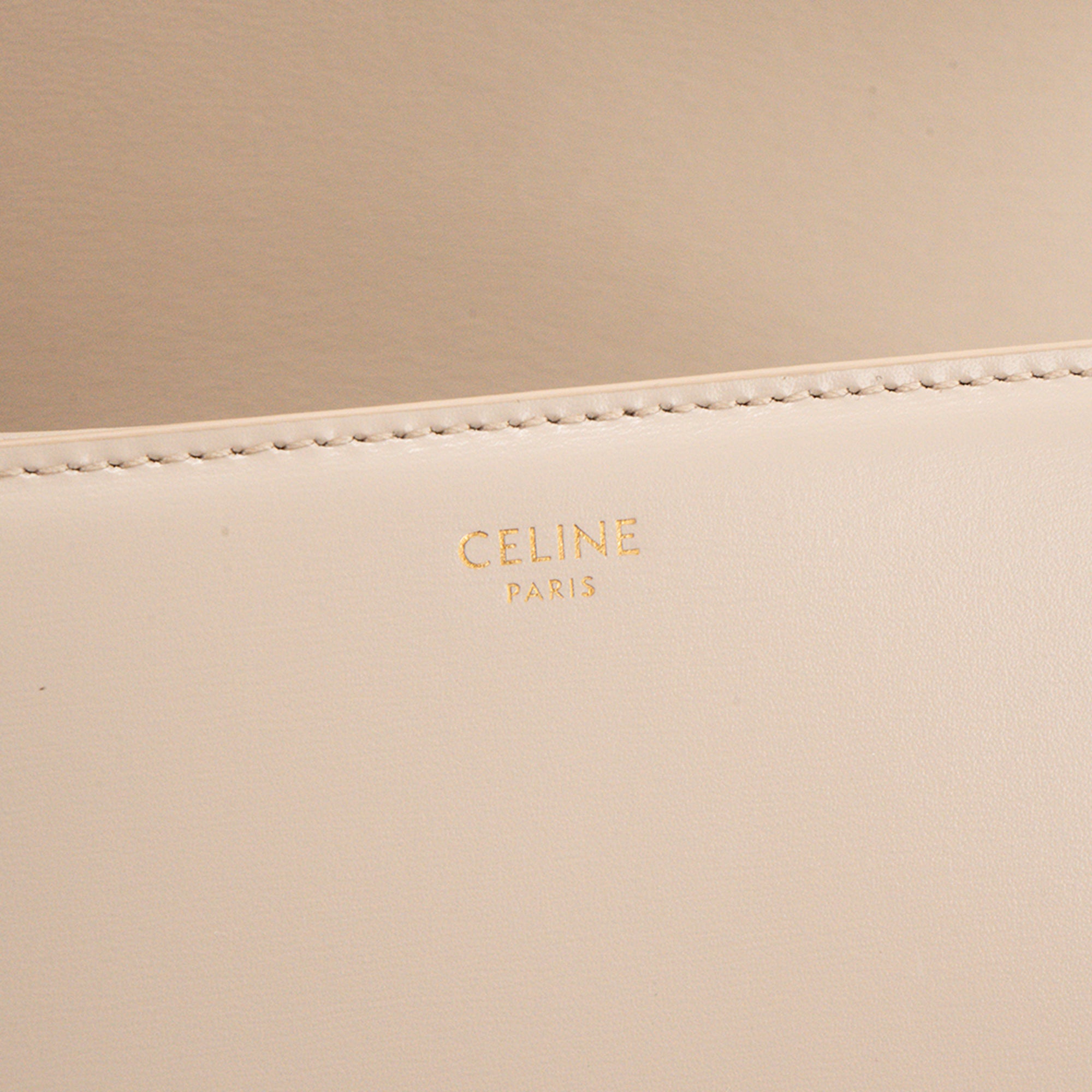 CELINE - Sac à bandoulière Triomphe Celine en cuir lisse beige